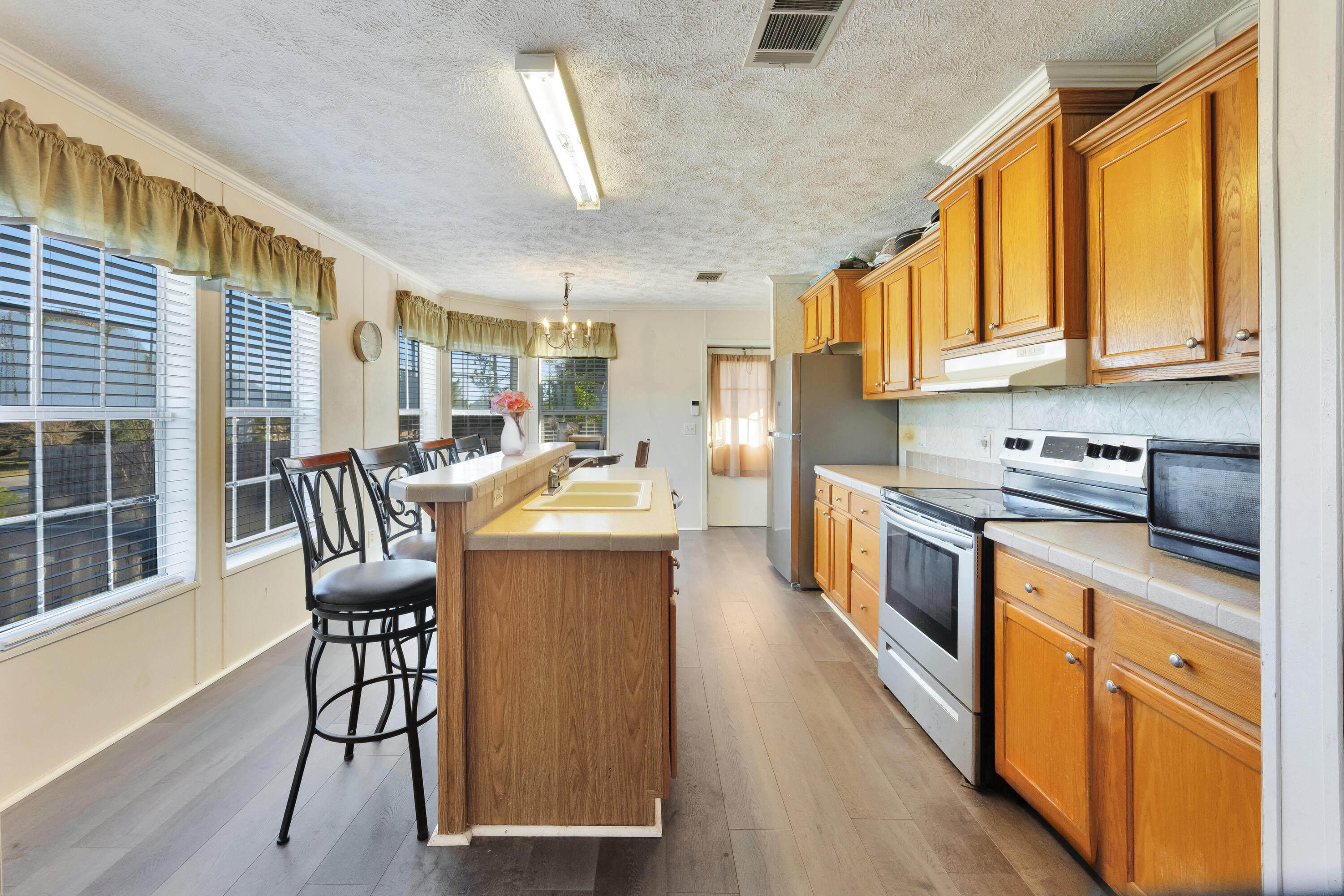 OAKWOOD HILLS - Residential