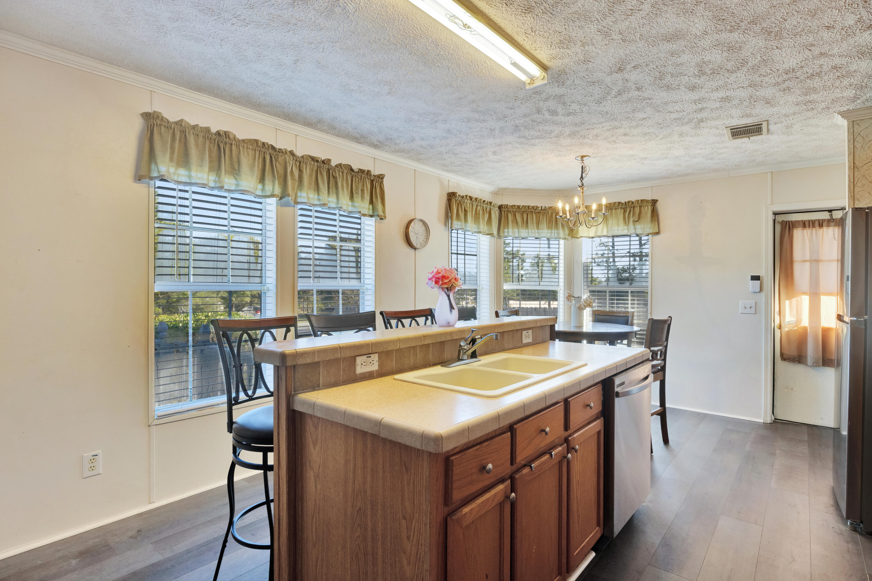 OAKWOOD HILLS - Residential