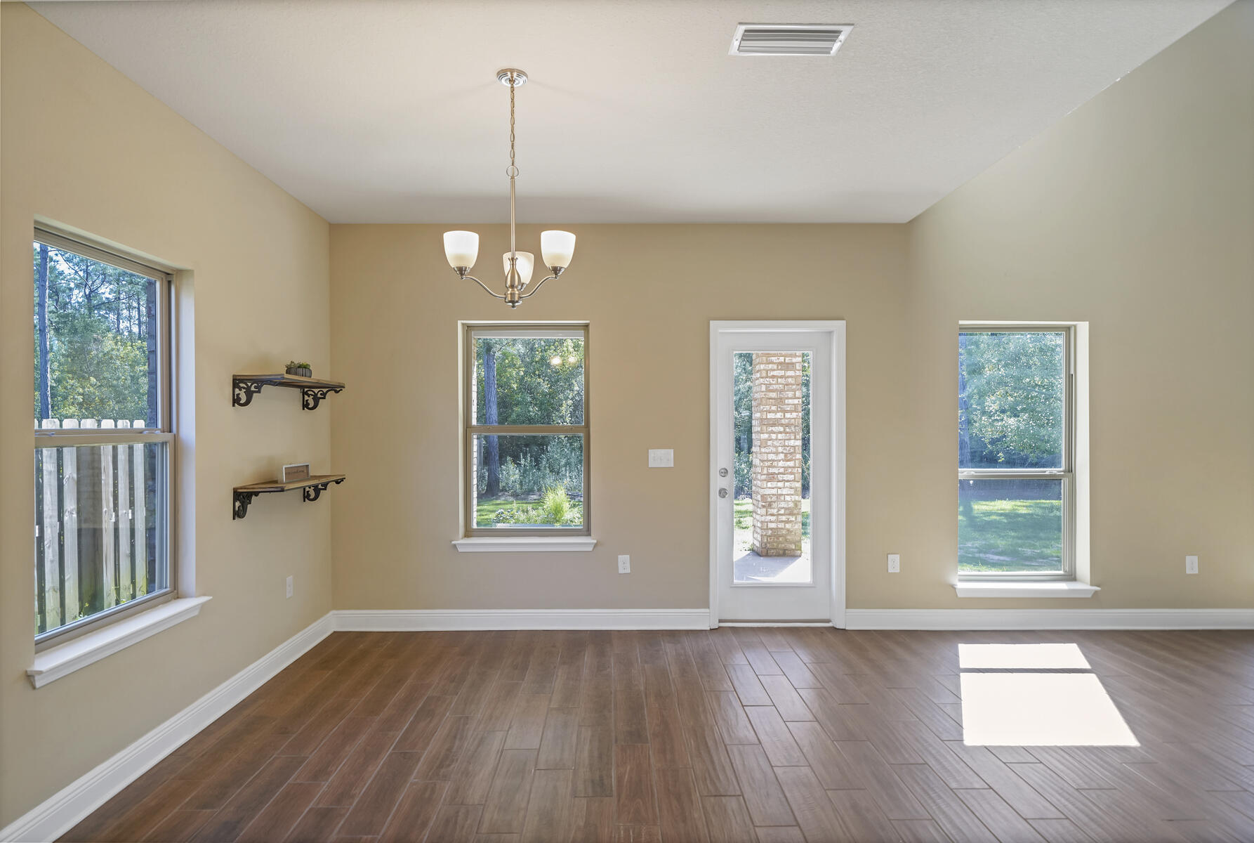 HAMMOCK BAY - WHISPERS - Residential