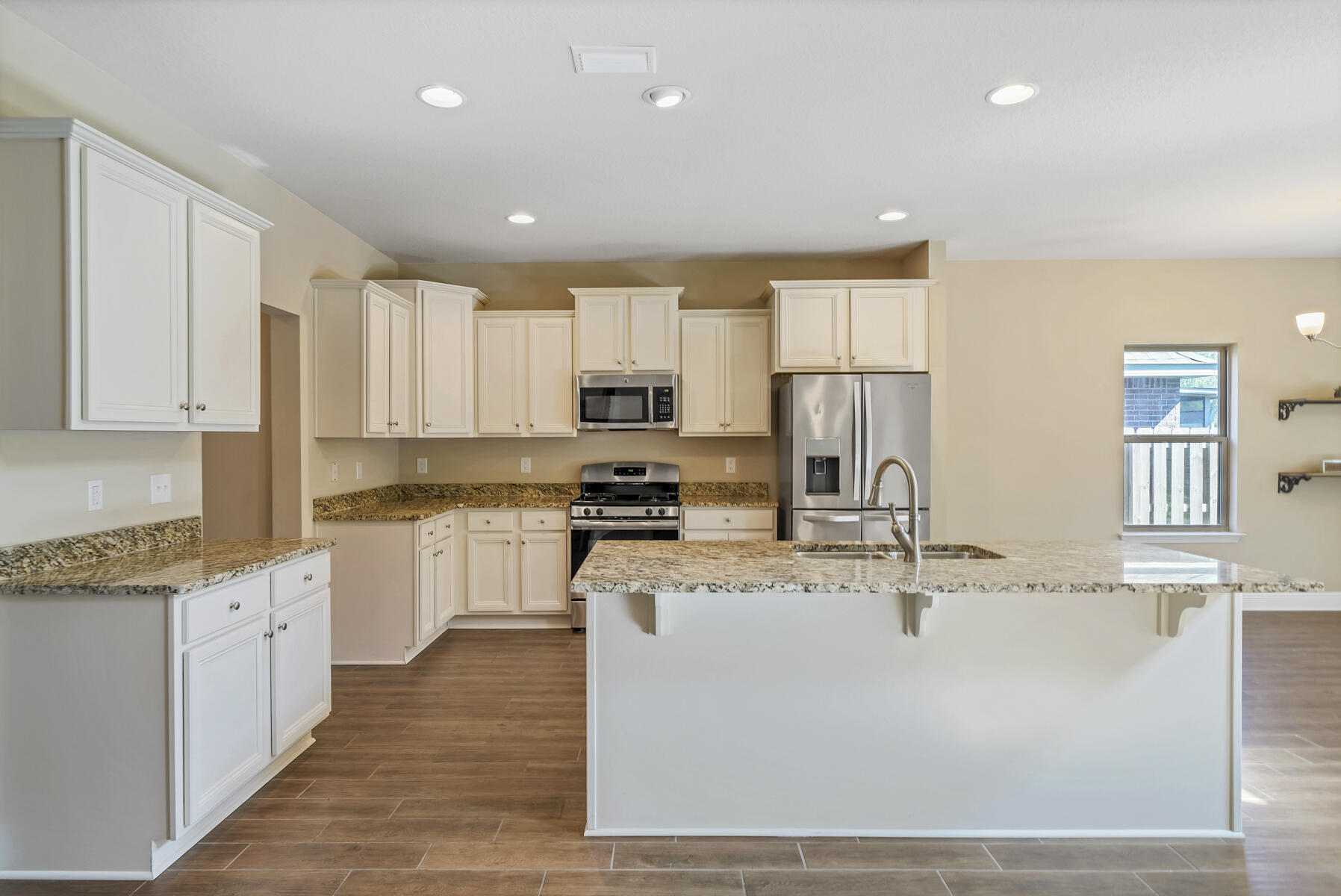 HAMMOCK BAY - WHISPERS - Residential