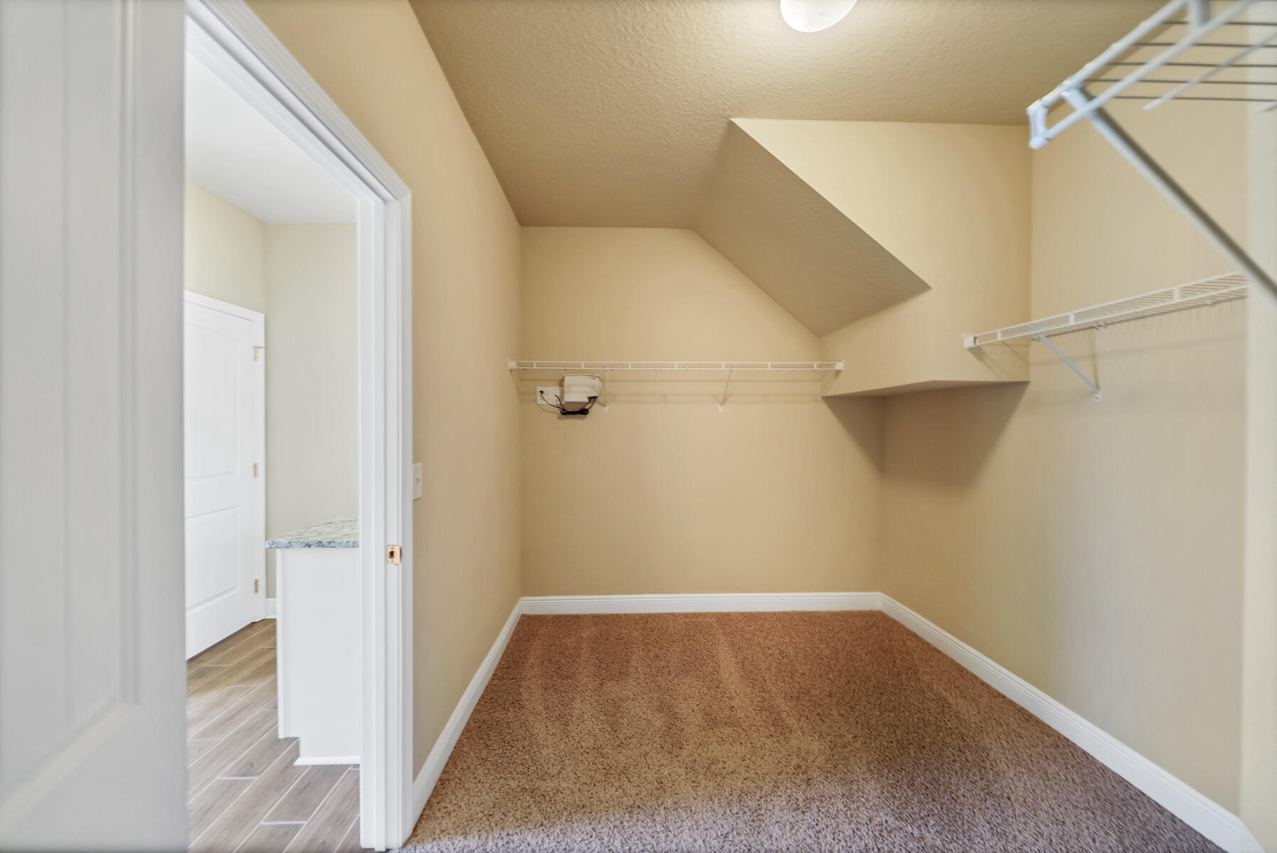 HAMMOCK BAY - WHISPERS - Residential