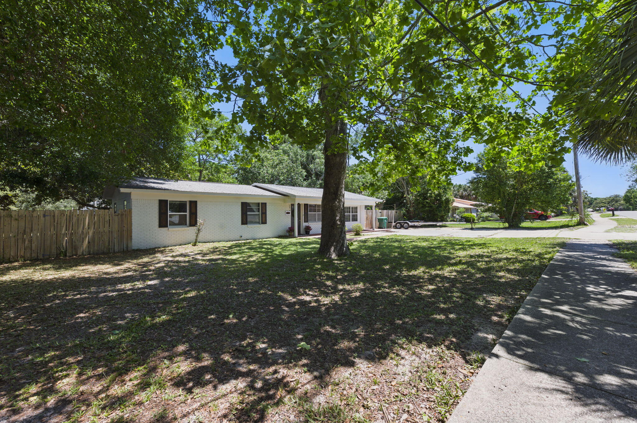 EASTWOOD - Residential