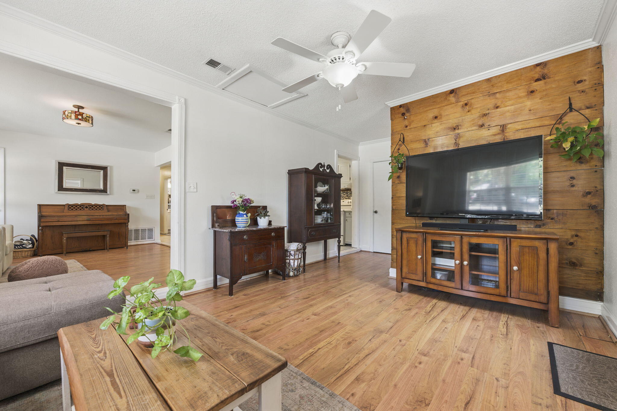 EASTWOOD - Residential