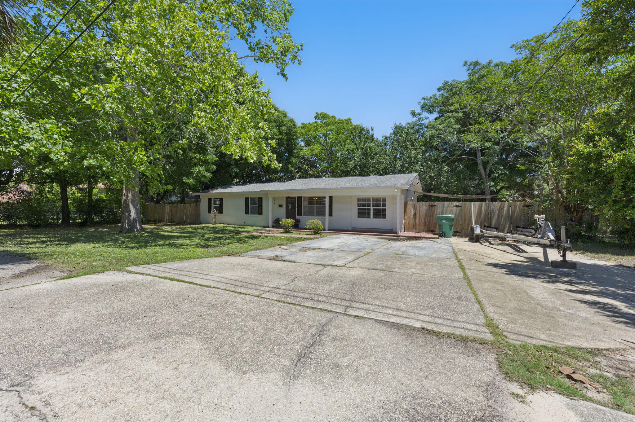 EASTWOOD - Residential