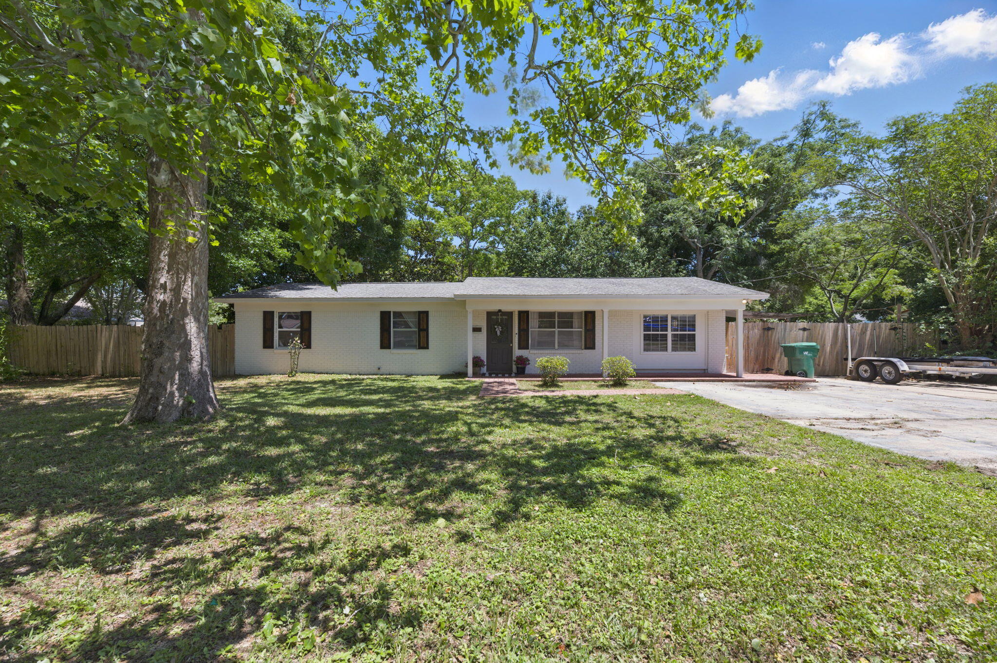 EASTWOOD - Residential