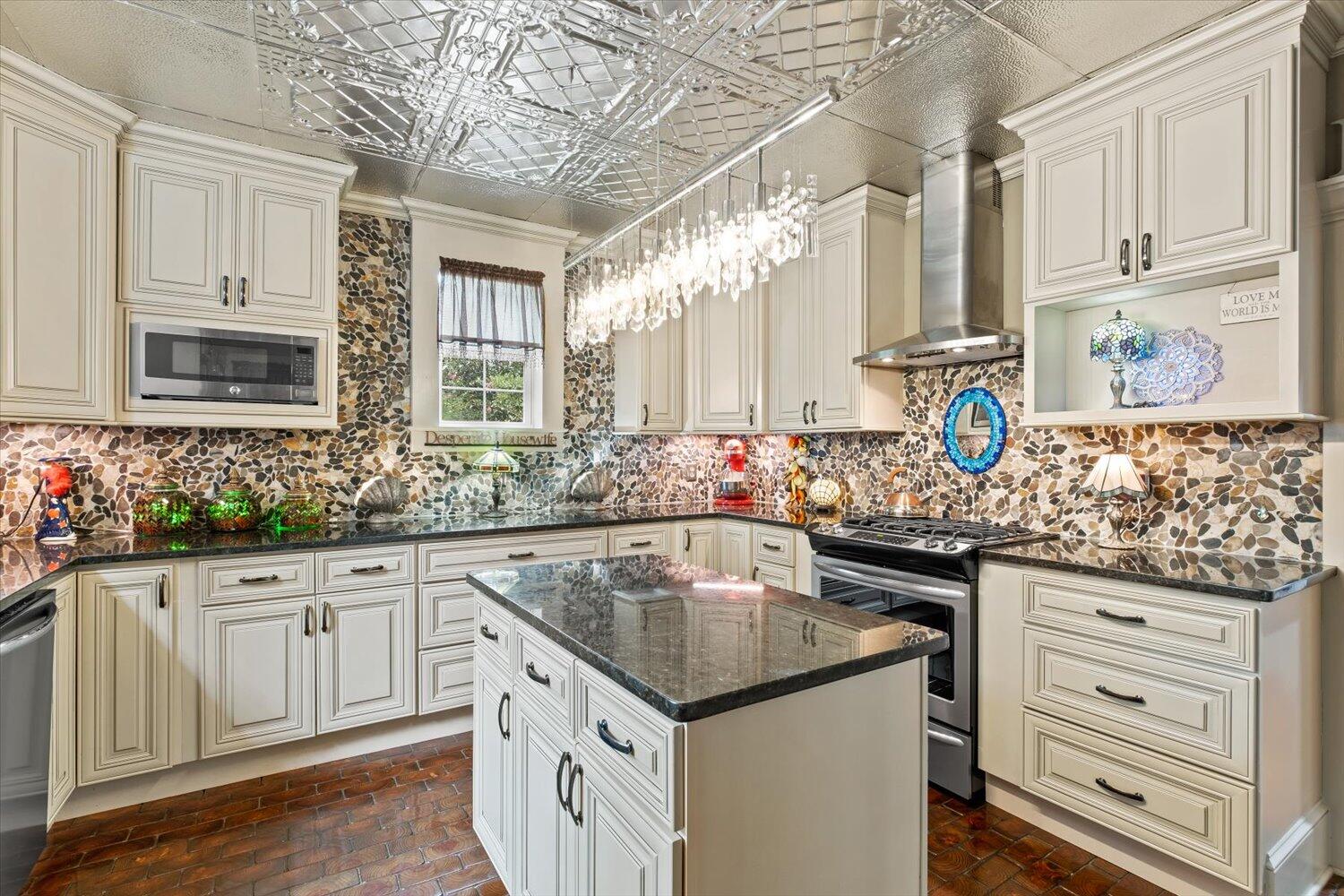 TOWN OF DEFUNIAK SPRINGS - Residential