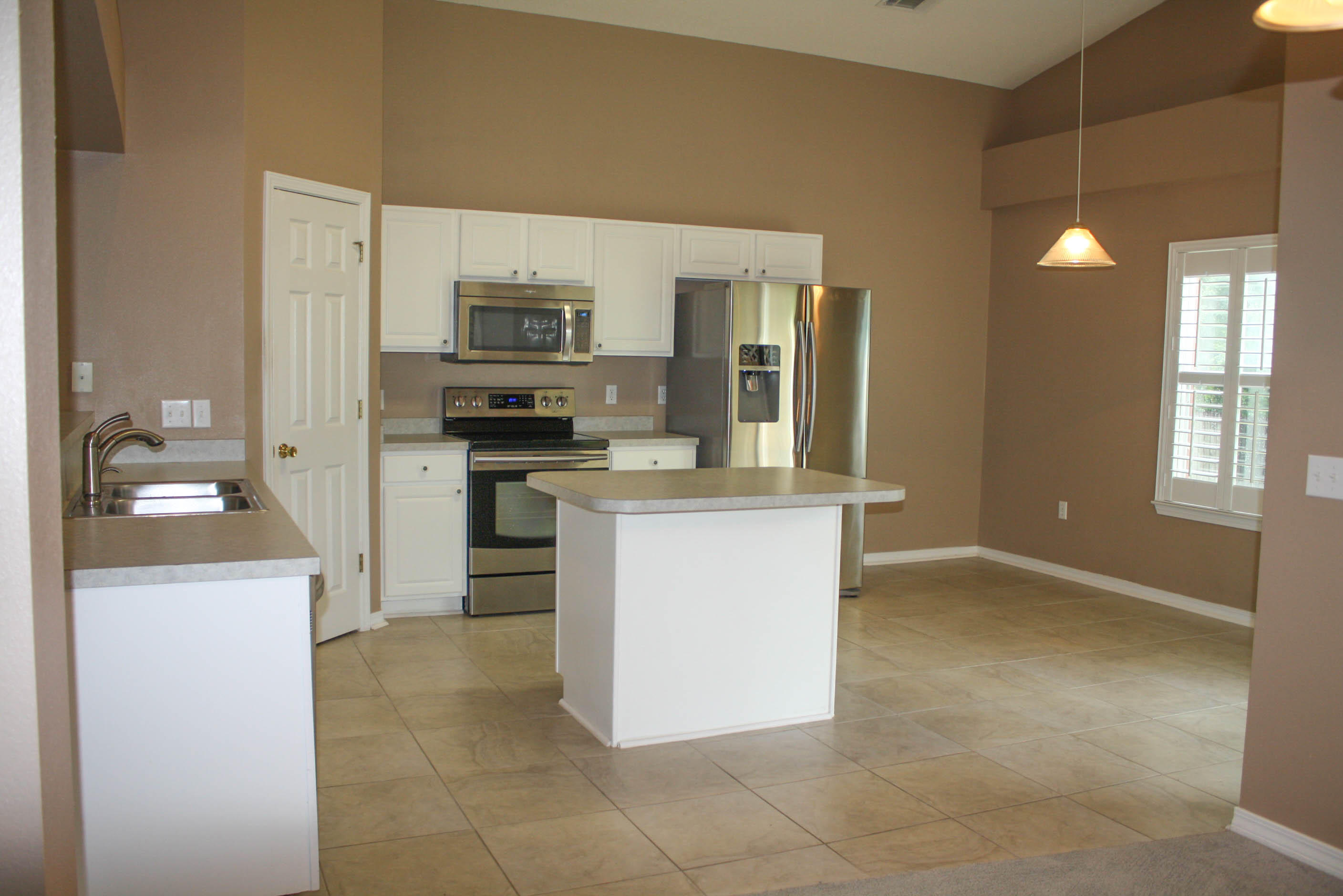 HIDDEN SHORES - Residential