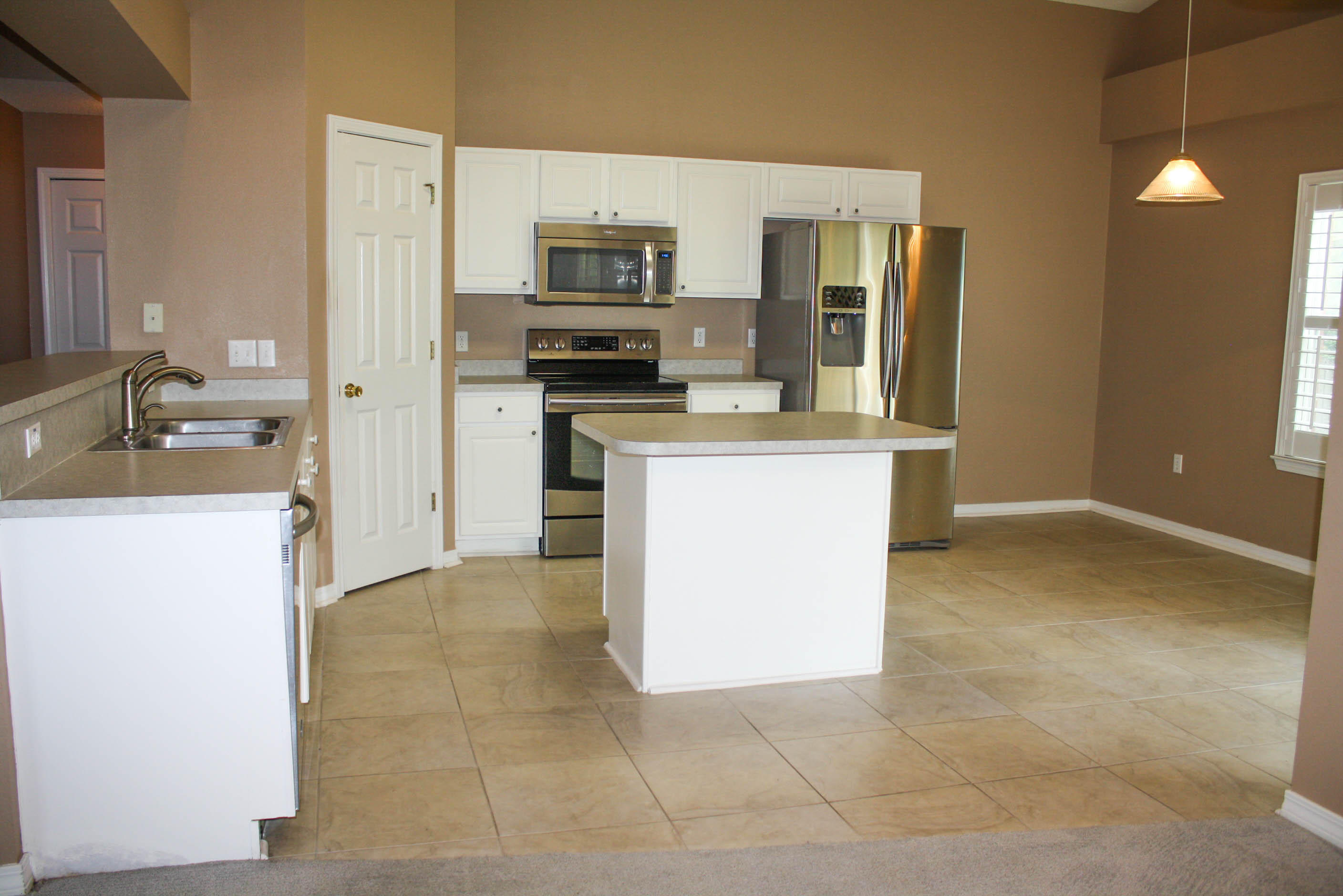 HIDDEN SHORES - Residential