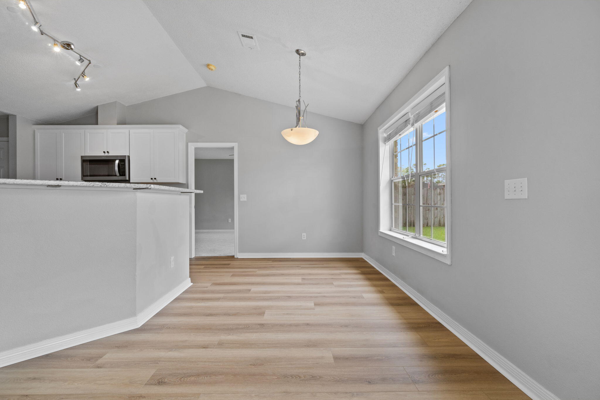 EMERALD SHORES - Residential