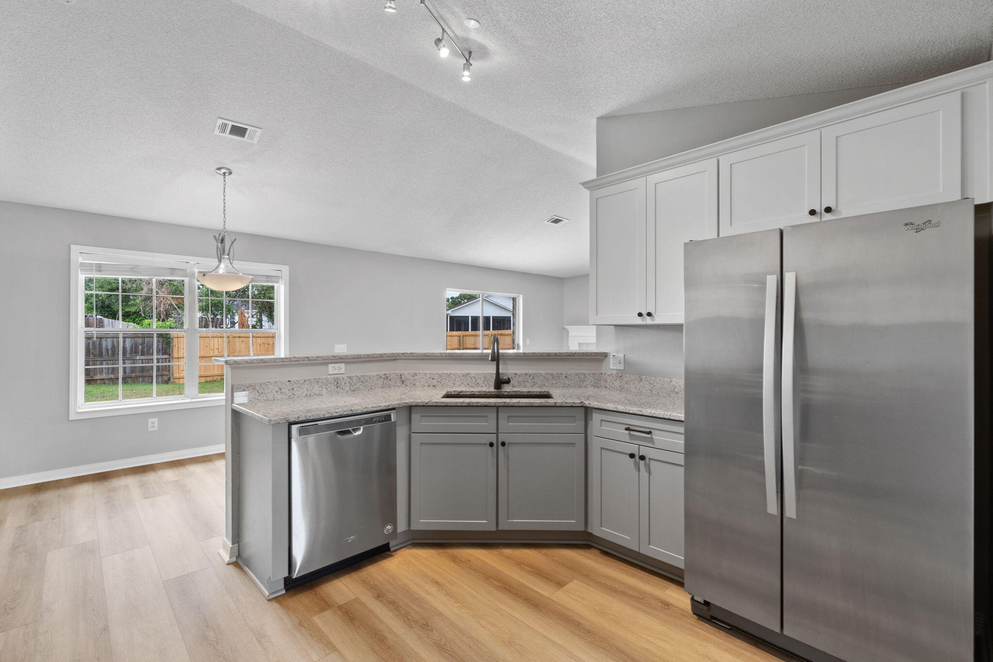 EMERALD SHORES - Residential
