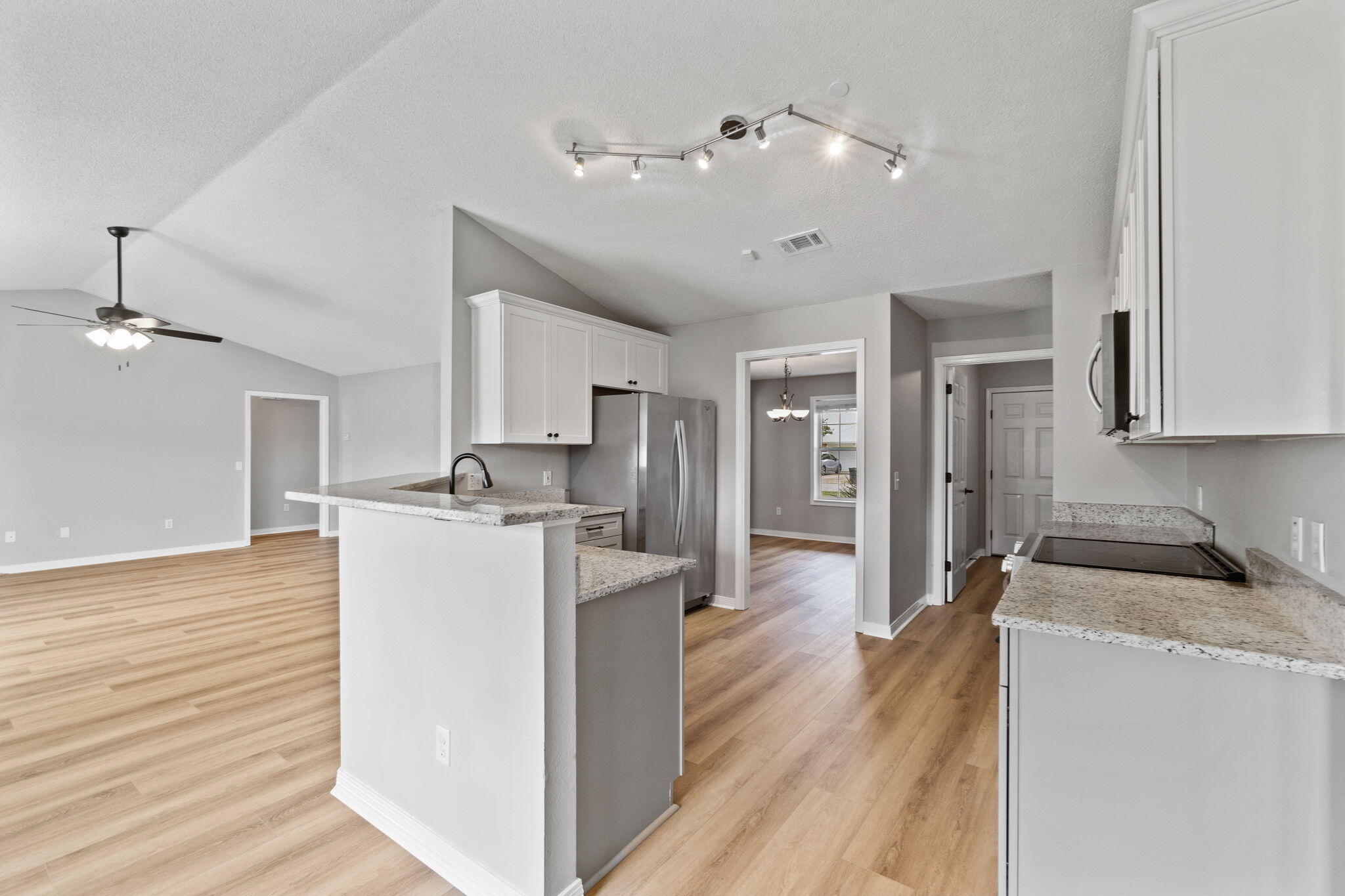 EMERALD SHORES - Residential