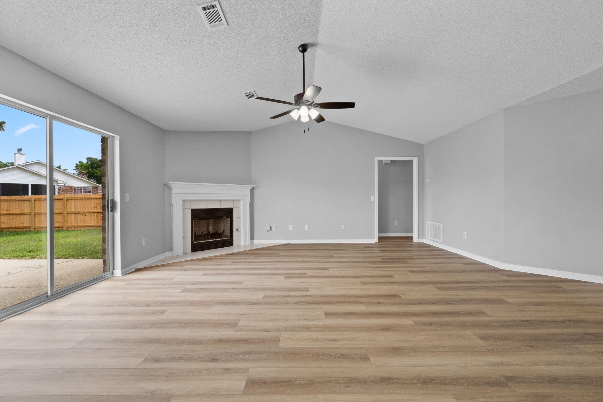 EMERALD SHORES - Residential