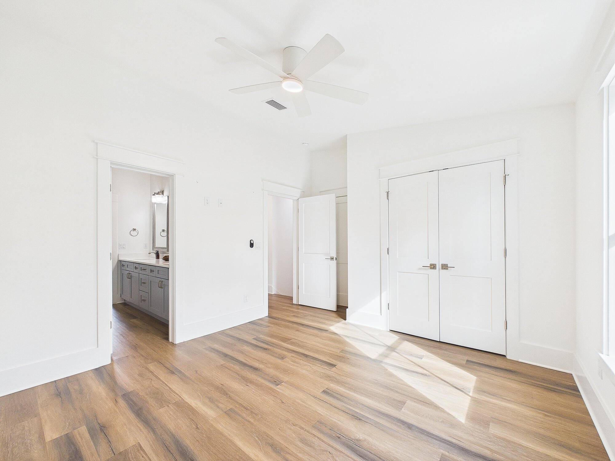 MAGNOLIA BEACH - Residential