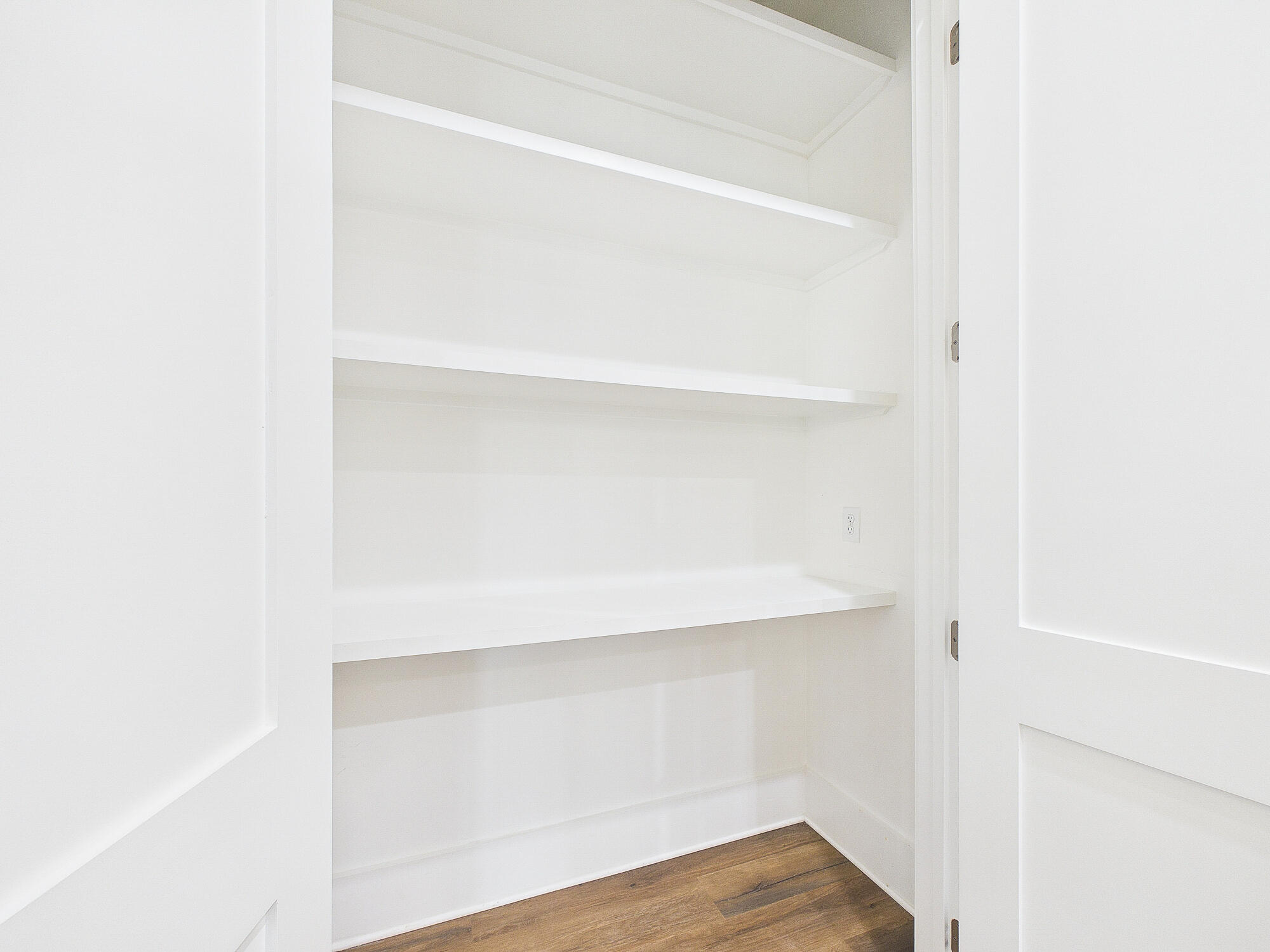 MAGNOLIA BEACH - Residential