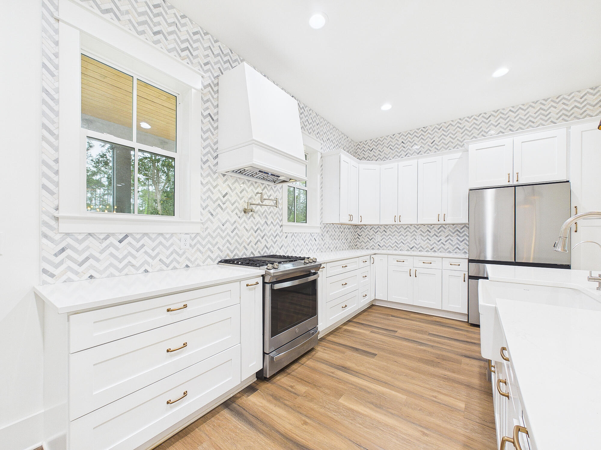 MAGNOLIA BEACH - Residential