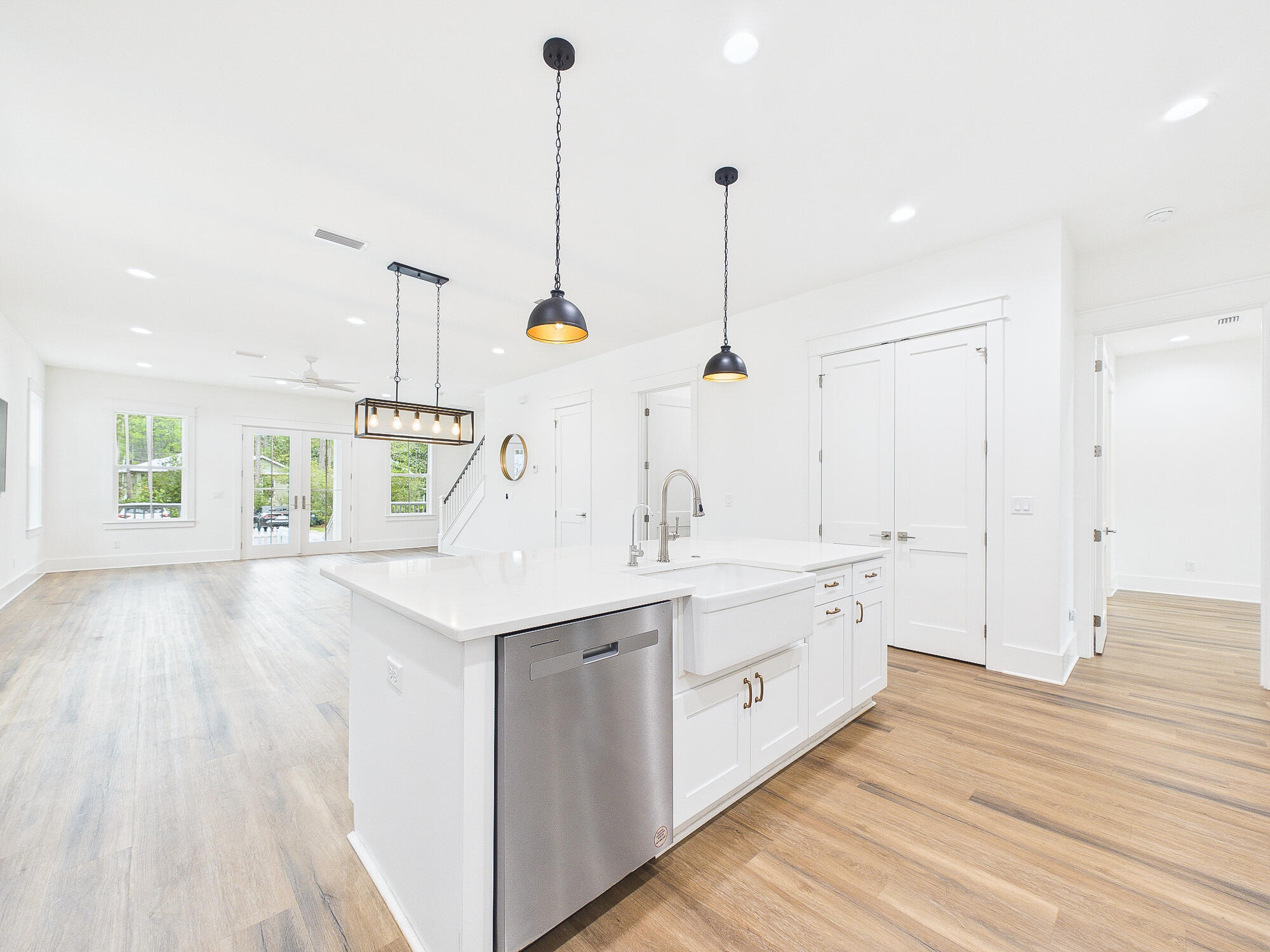 MAGNOLIA BEACH - Residential