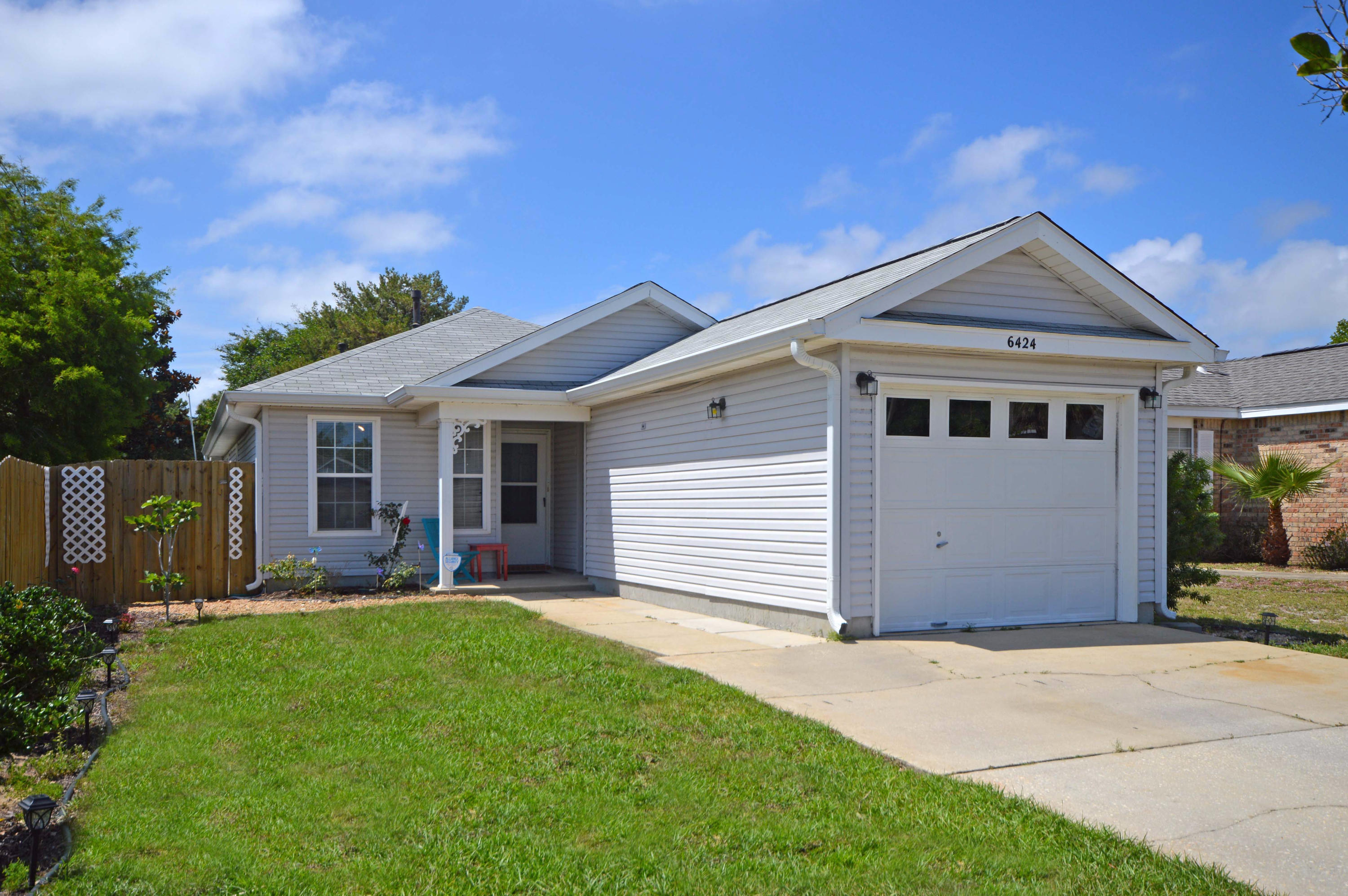 LIGHTHOUSE POINTE - Residential