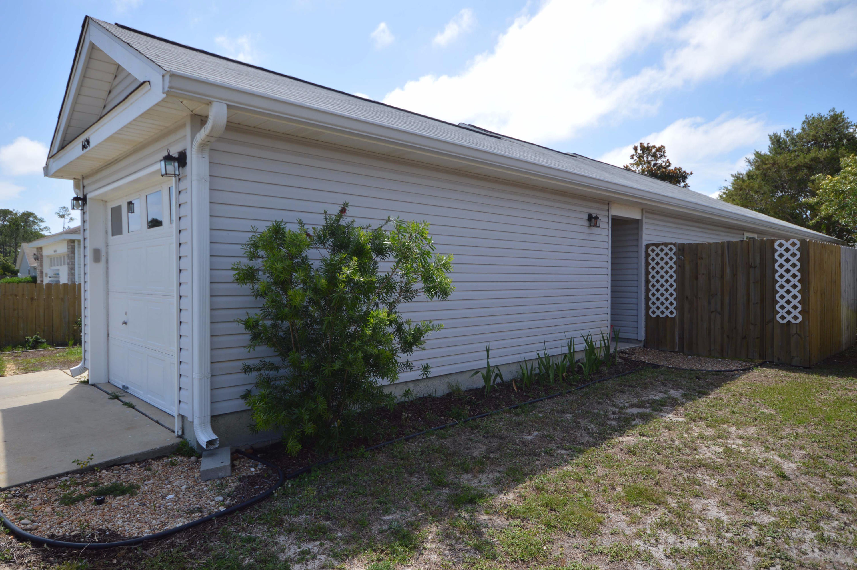 LIGHTHOUSE POINTE - Residential