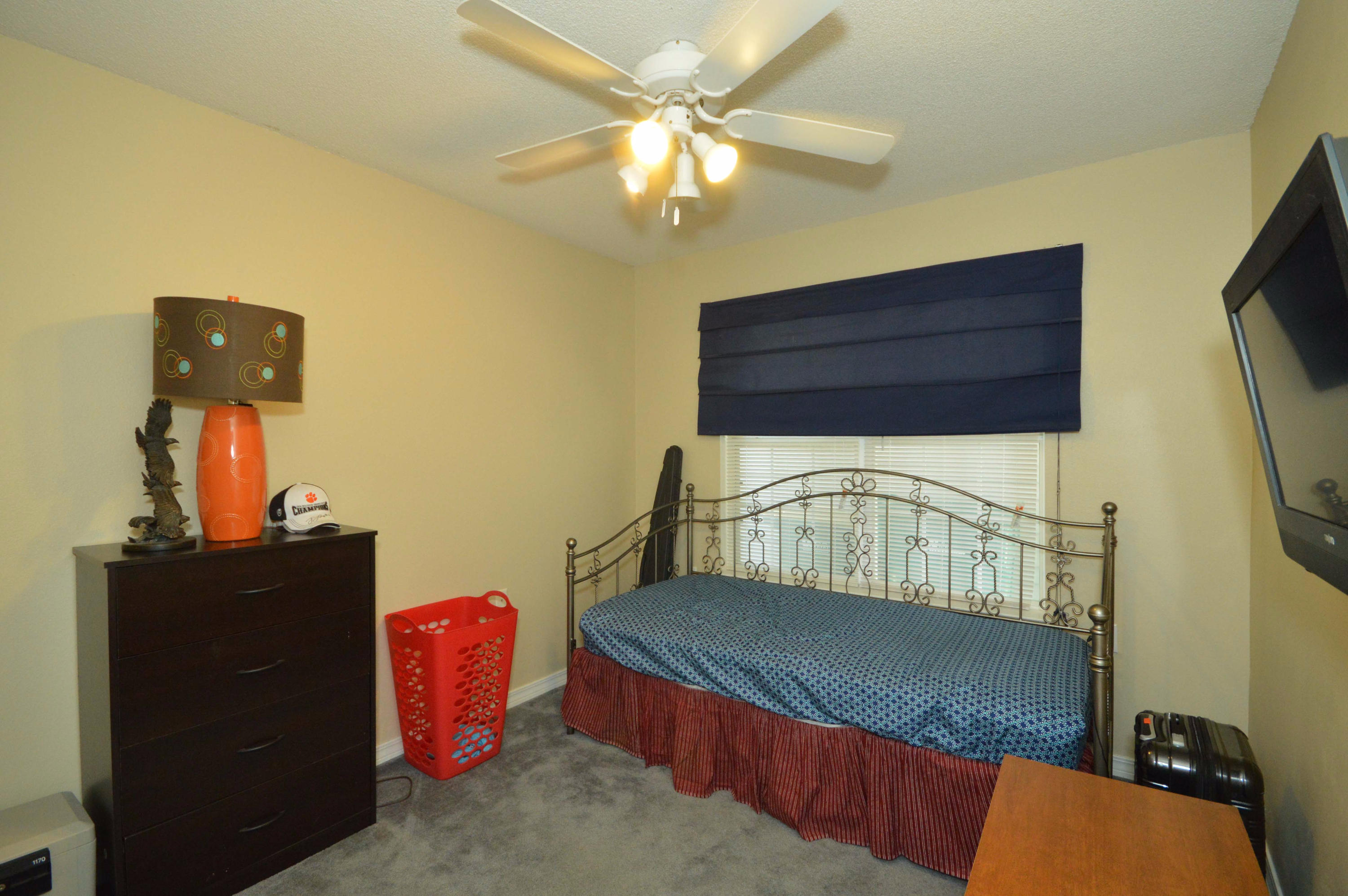 LIGHTHOUSE POINTE - Residential