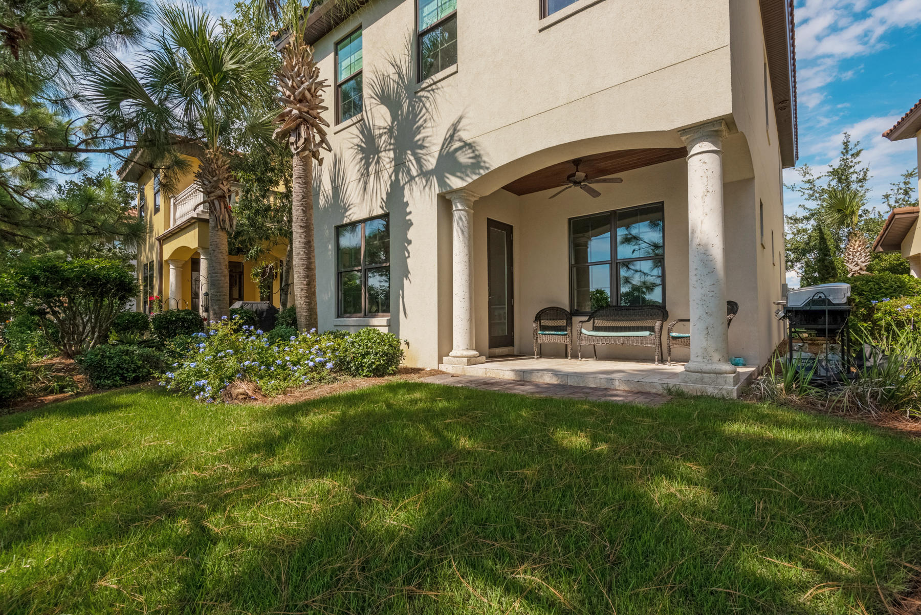 VILLA LAGO - Residential