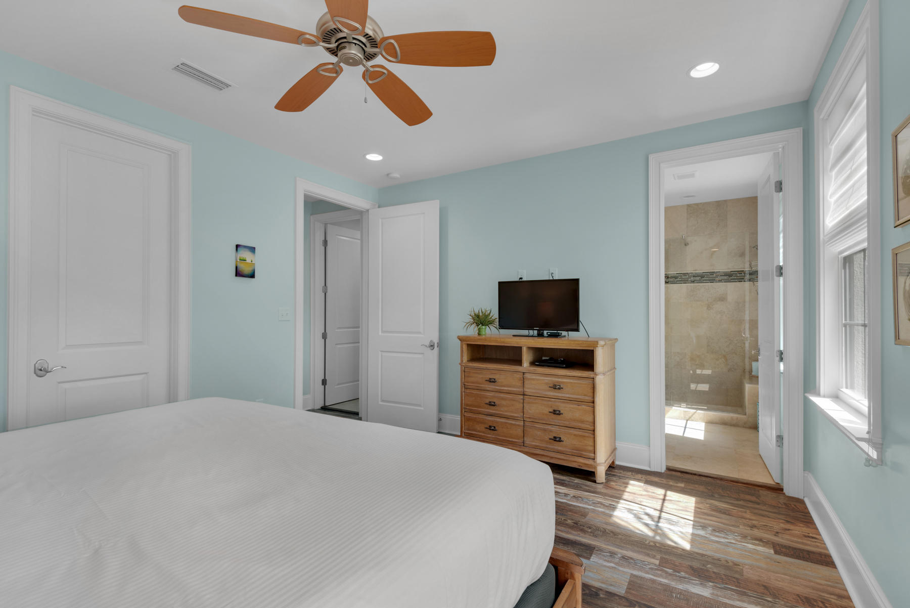 VILLA LAGO - Residential