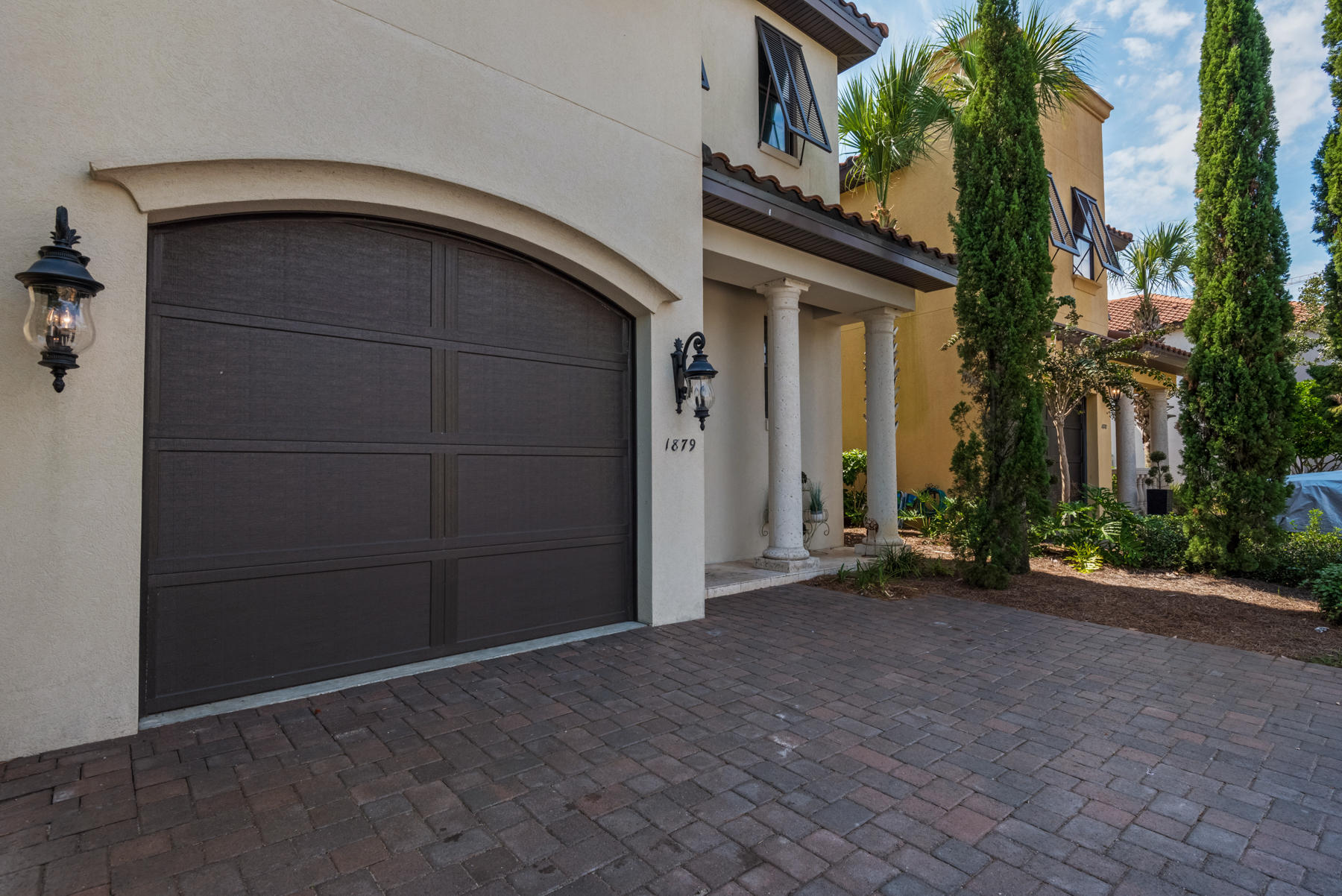 VILLA LAGO - Residential