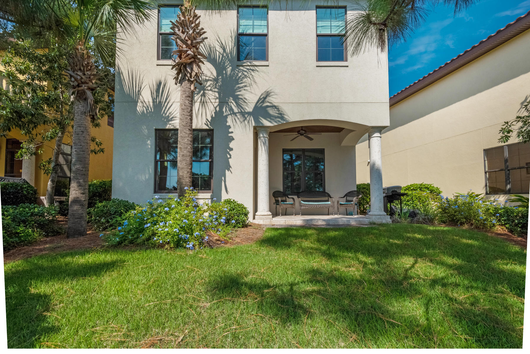 VILLA LAGO - Residential