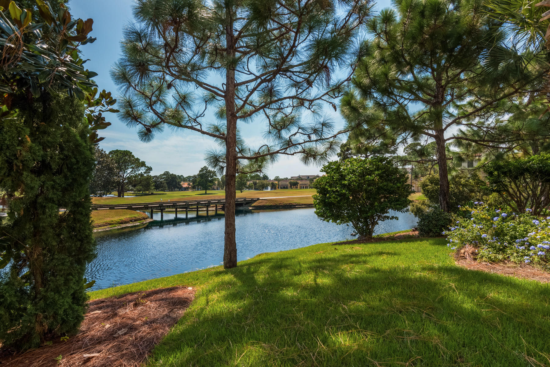 VILLA LAGO - Residential