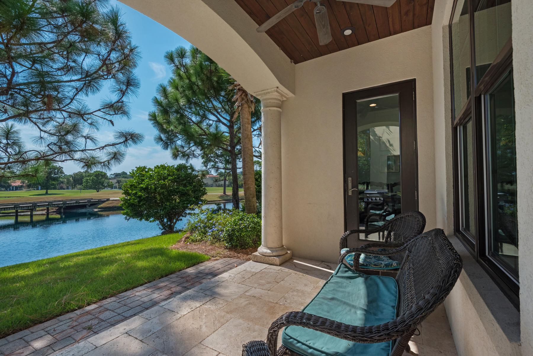 VILLA LAGO - Residential