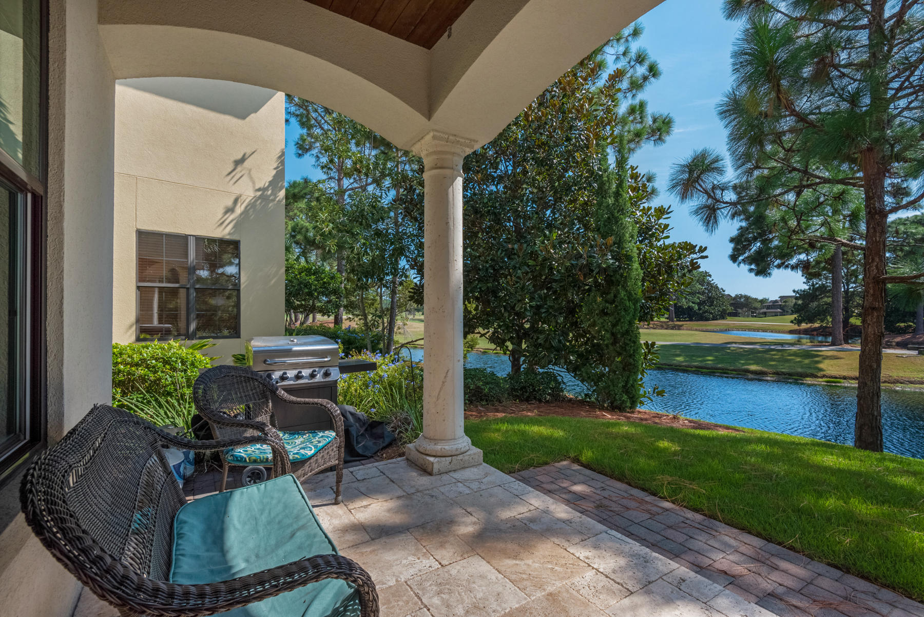 VILLA LAGO - Residential