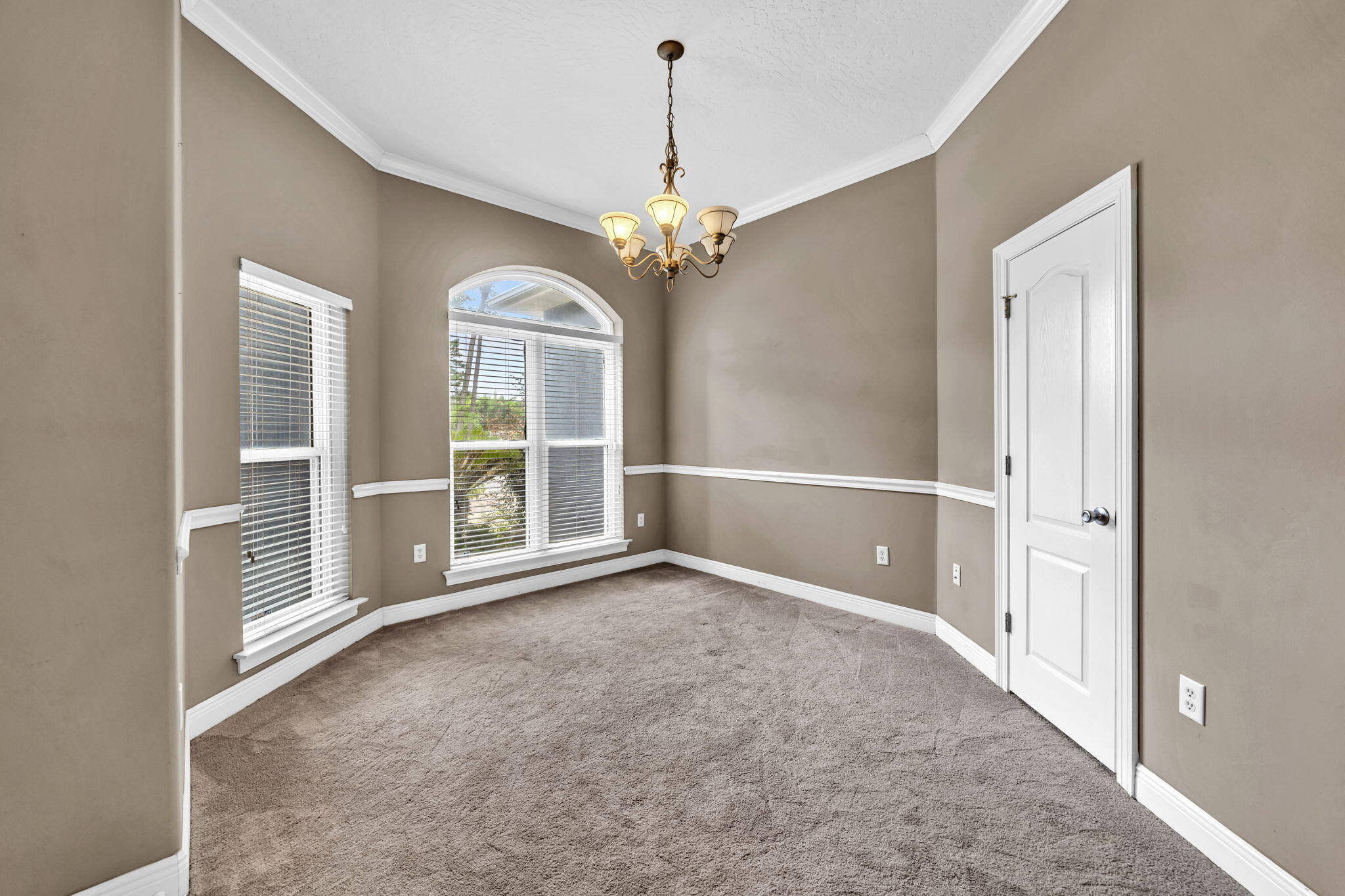 CHARDONNAY ESTATES - Residential