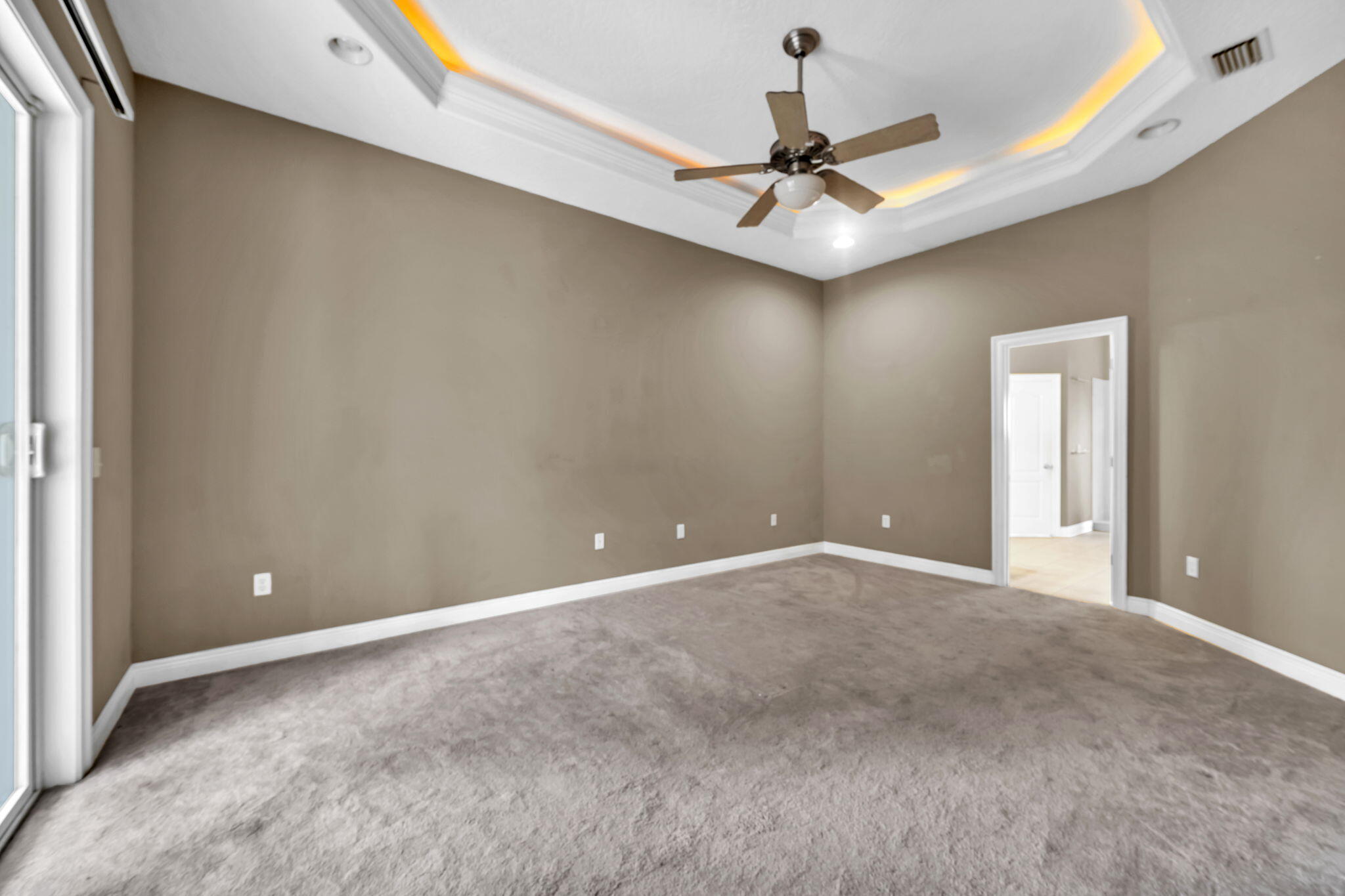 CHARDONNAY ESTATES - Residential