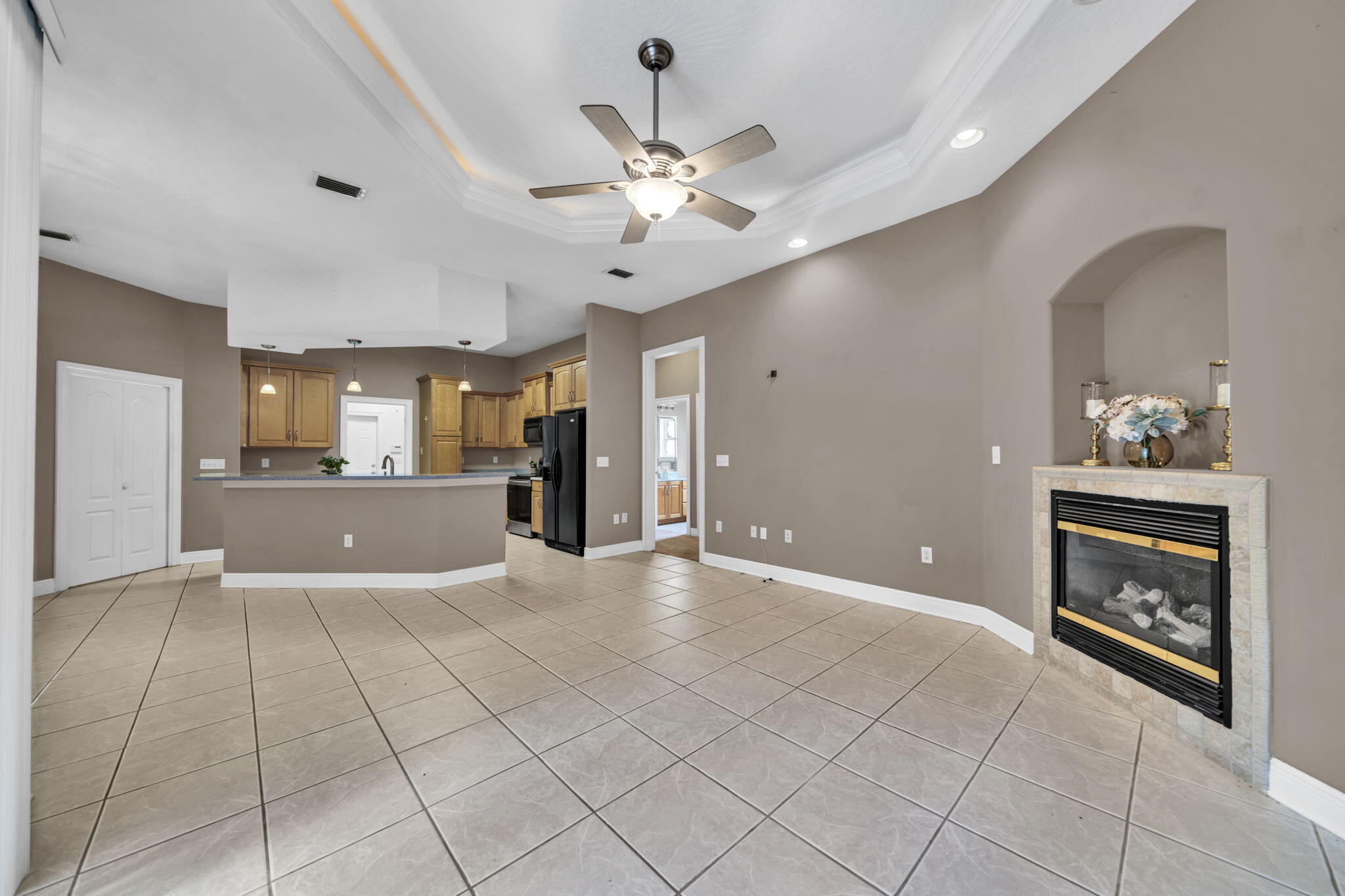 CHARDONNAY ESTATES - Residential