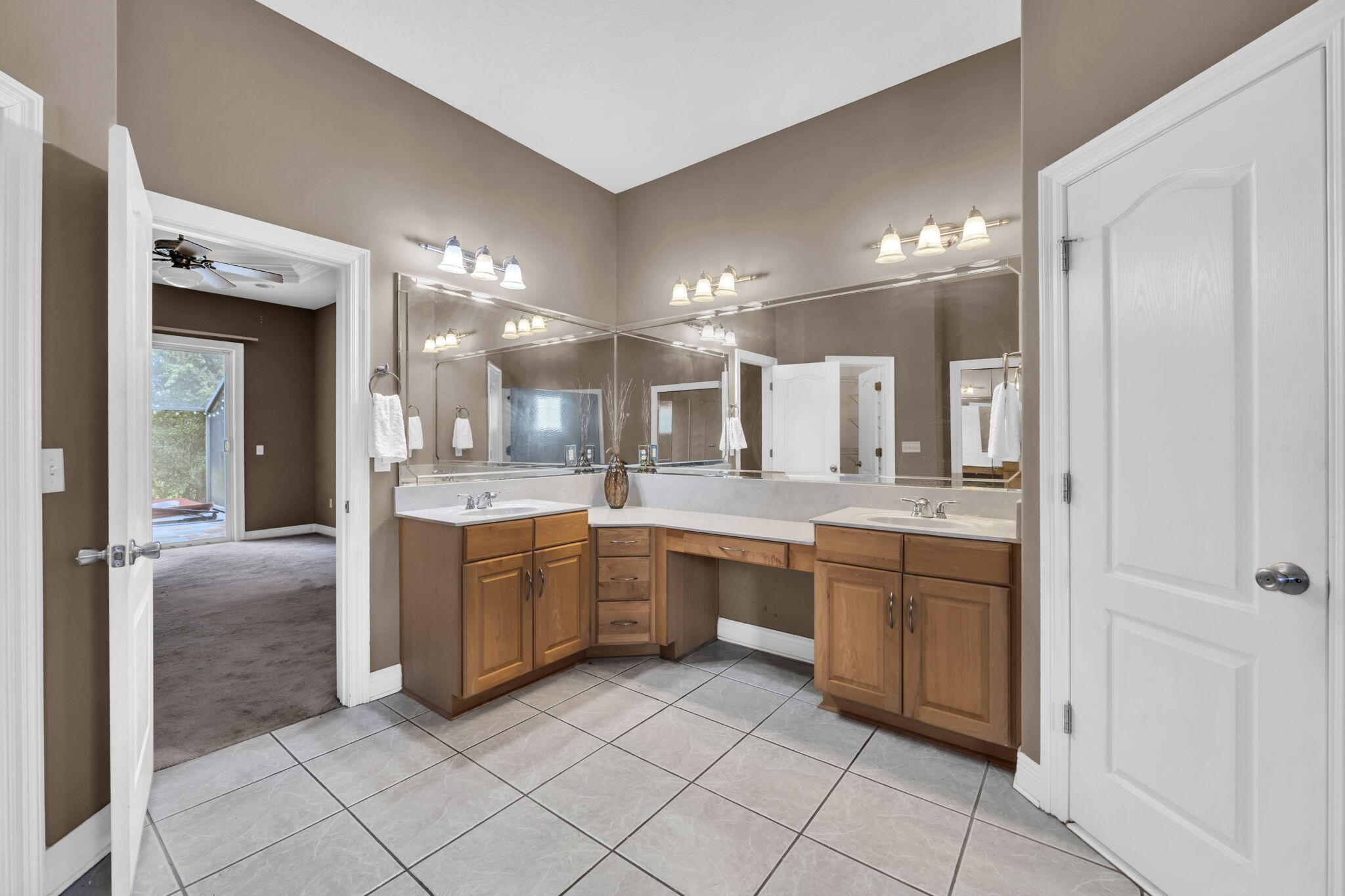 CHARDONNAY ESTATES - Residential