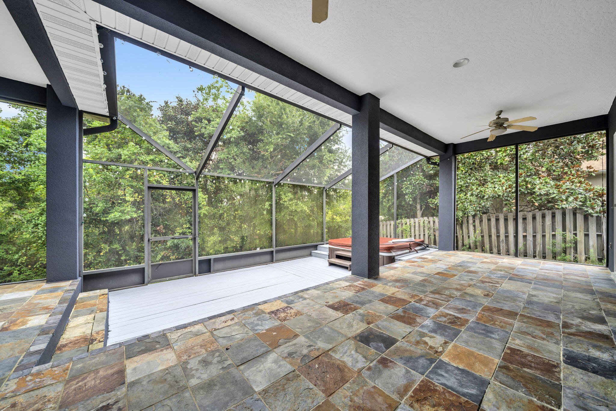 CHARDONNAY ESTATES - Residential
