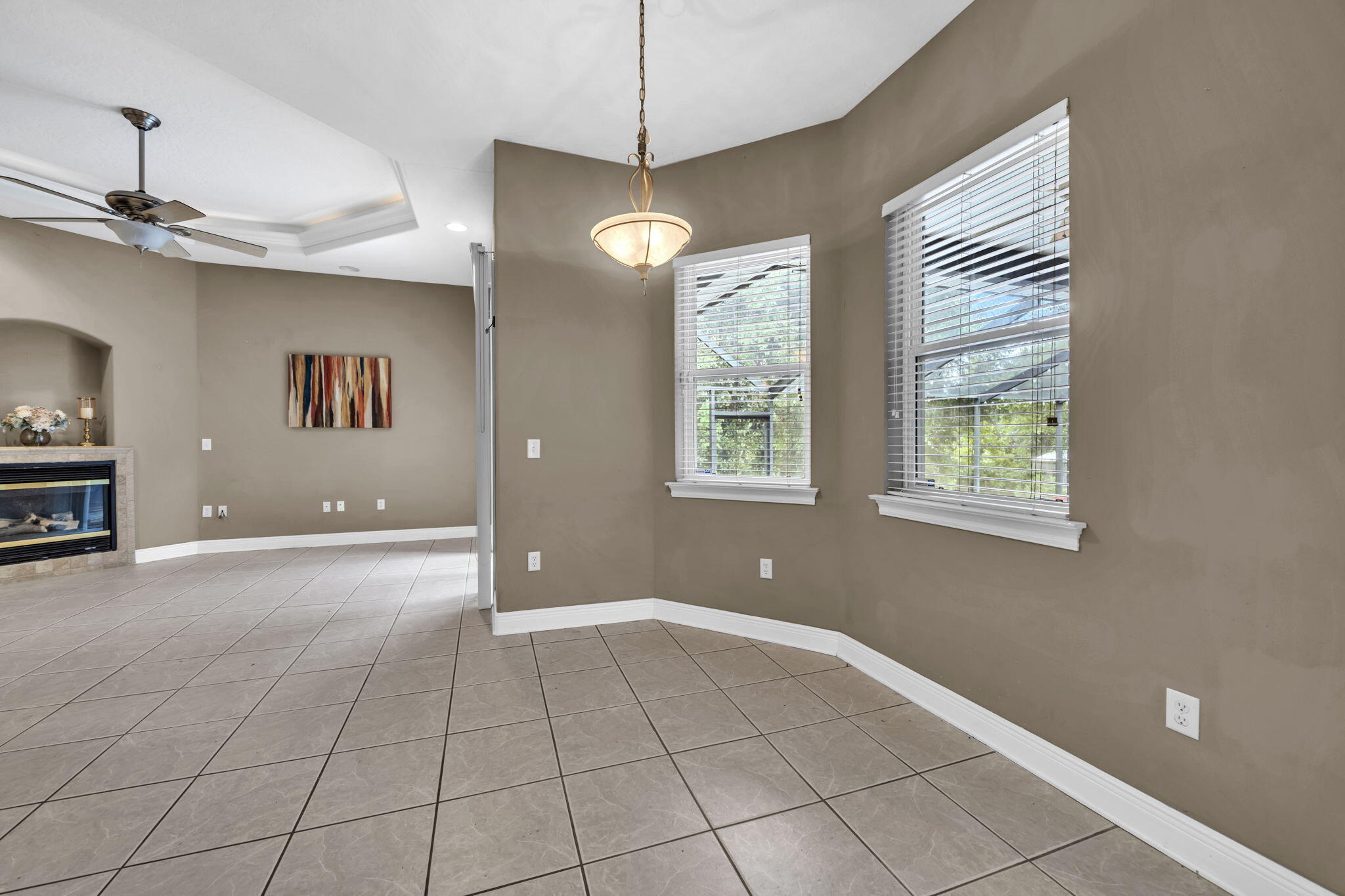 CHARDONNAY ESTATES - Residential