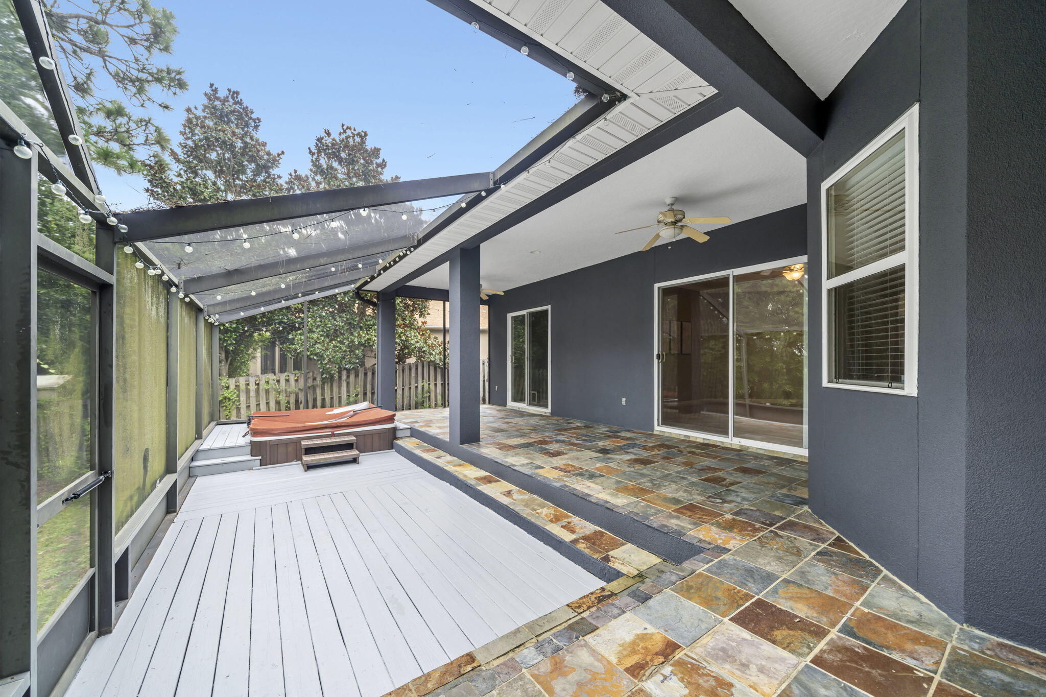 CHARDONNAY ESTATES - Residential
