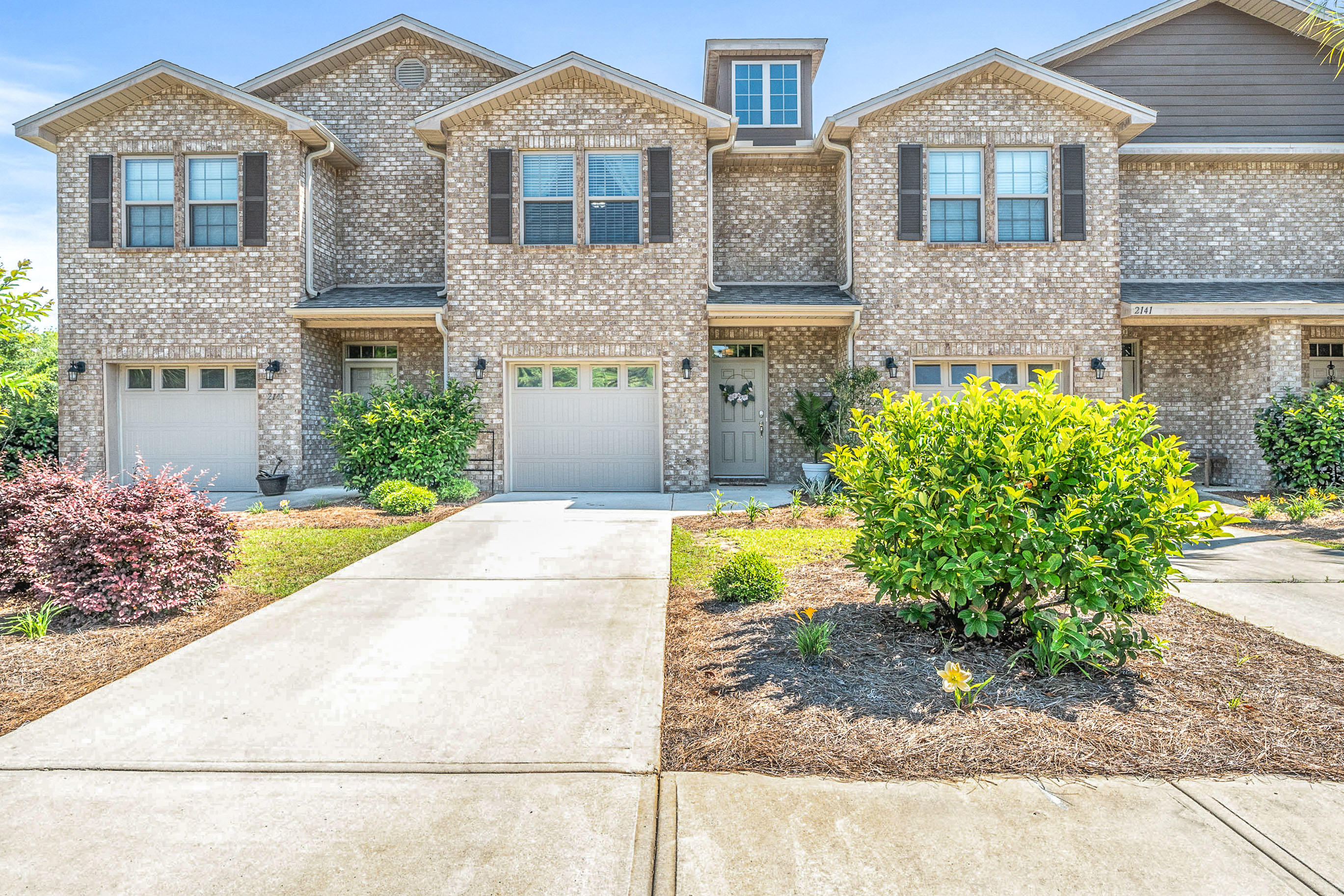 RESERVE POINTE - Residential
