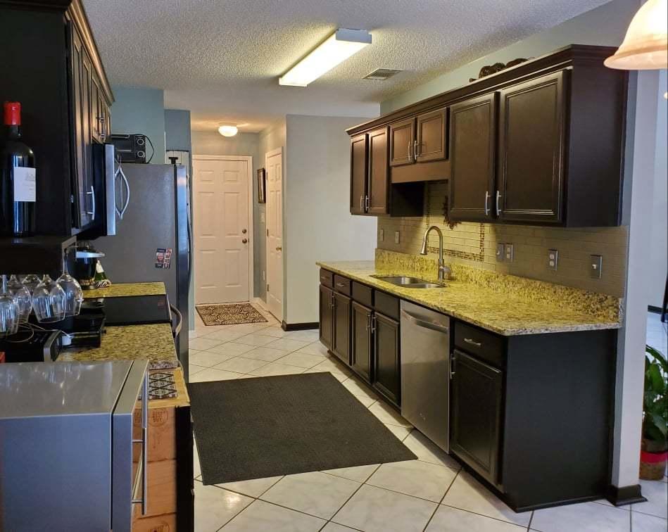 TWIN LAKES ESTATES - Residential