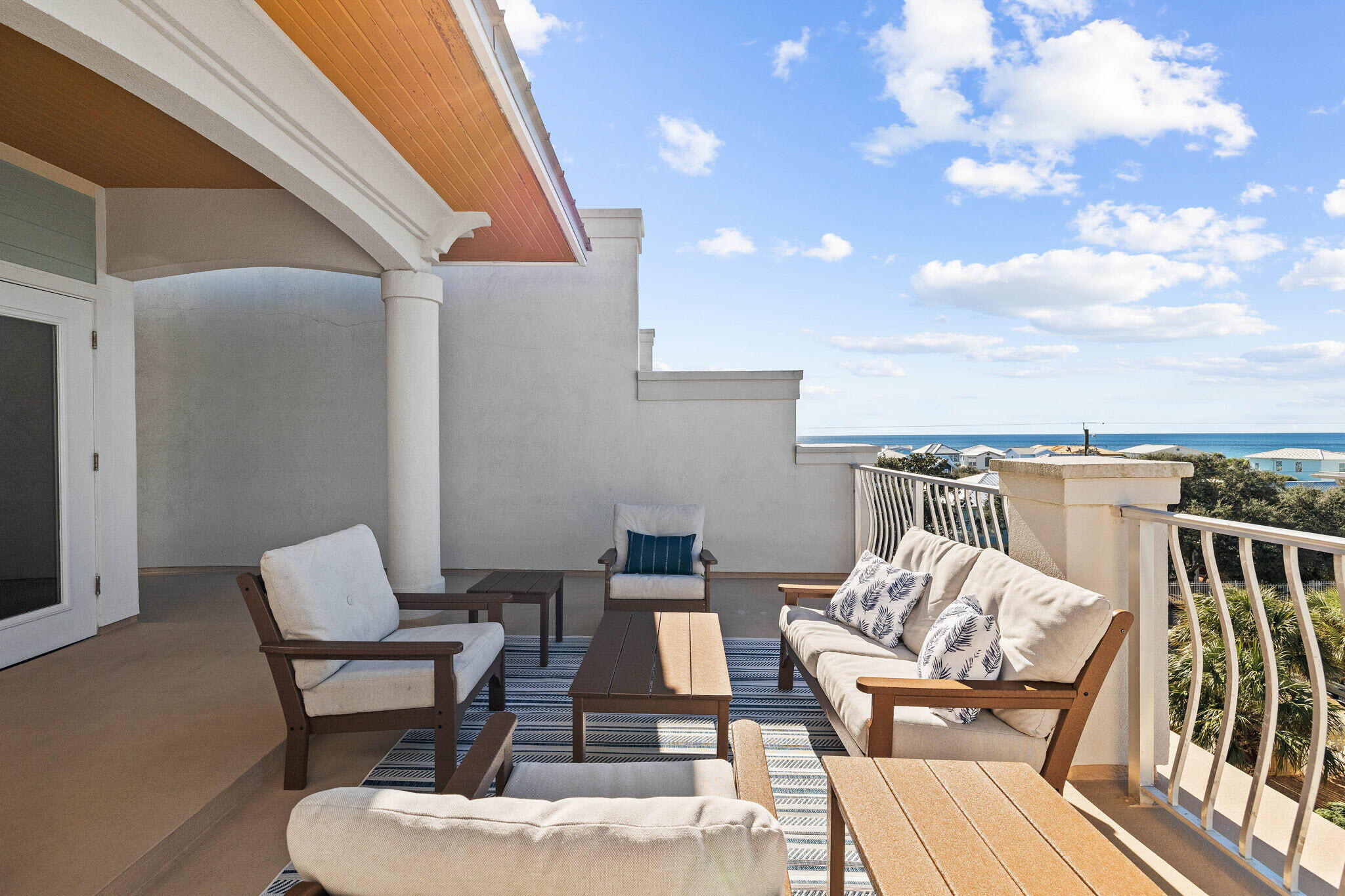 SUMMER PLACE - Residential