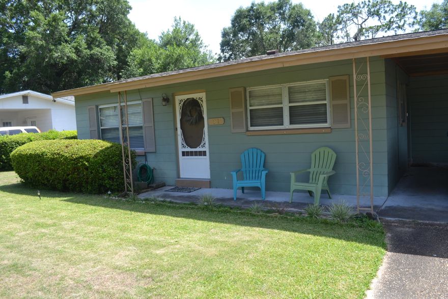 Perfect patio home in the heart of Val'p at a great price! 3 Bedrooms / 2 baths, lots of open living space, spacious eat in kitchen, vinyl flooring throughout, a bright affordable house in a quaint Valparaiso neighborhood! MINUTES from both bases this home is situated on a large lot with lovely curb appeal and a fantastic backyard! You have a covered carport but out back you'll find a well built yard building to store your lawn tools. This is a wonderful opportunity that doesn't come around often! Schedule your showing today!