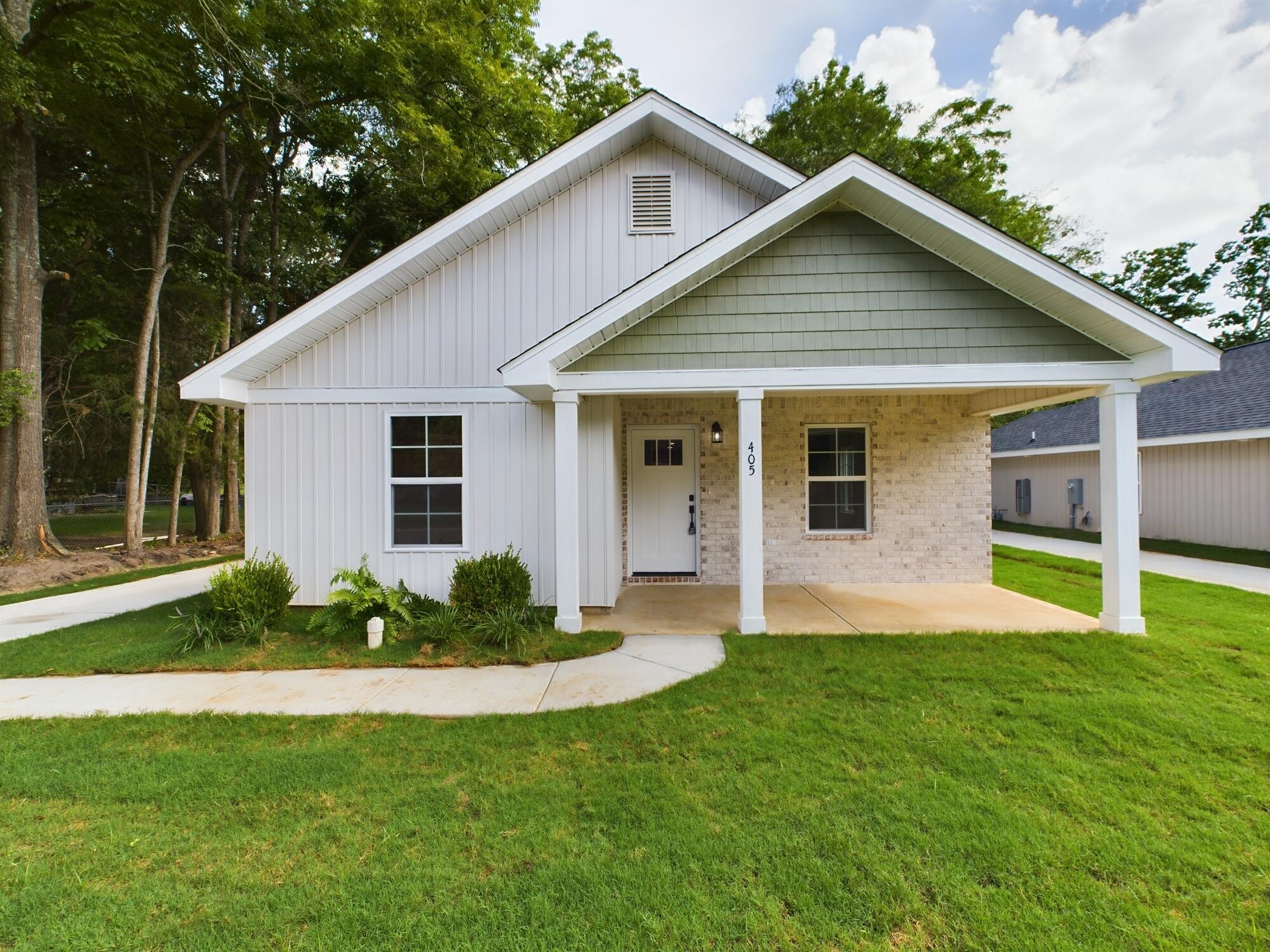 Come settle down in your NEW Craftsman Home Construction Complete!! This home has 3 bedrooms and 2 baths. Enjoy the open floor plan layout, great for family and friend get-togethers. Robinson Memorial Park across the street is ideal for children, and within walking distance of shopping, and restaurants on Hwy 29 and Court House Square. Located in the beautiful city of Andalusia with major community growth and development. Breaking ground on their HUGE new Heritage Park with all the outdoor features you can imagine! Governor Kay Ivey announced Conecuh Sausage plans to open a second production facility in the state, creating 110 jobs in Andalusia. Home Sweet Home!