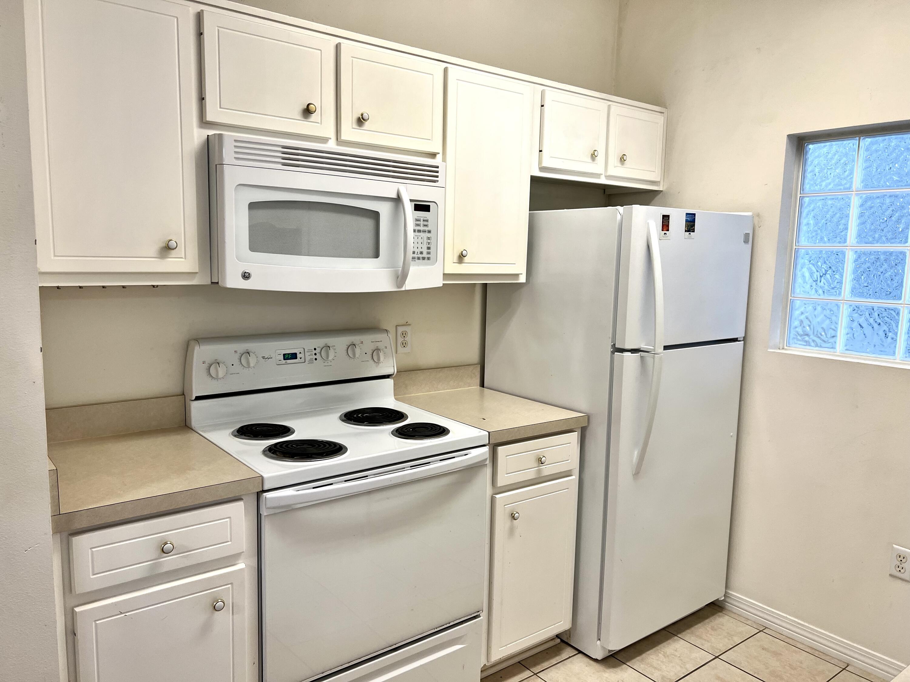 THE OAKS AT NICEVILLE PH I - Residential Lease