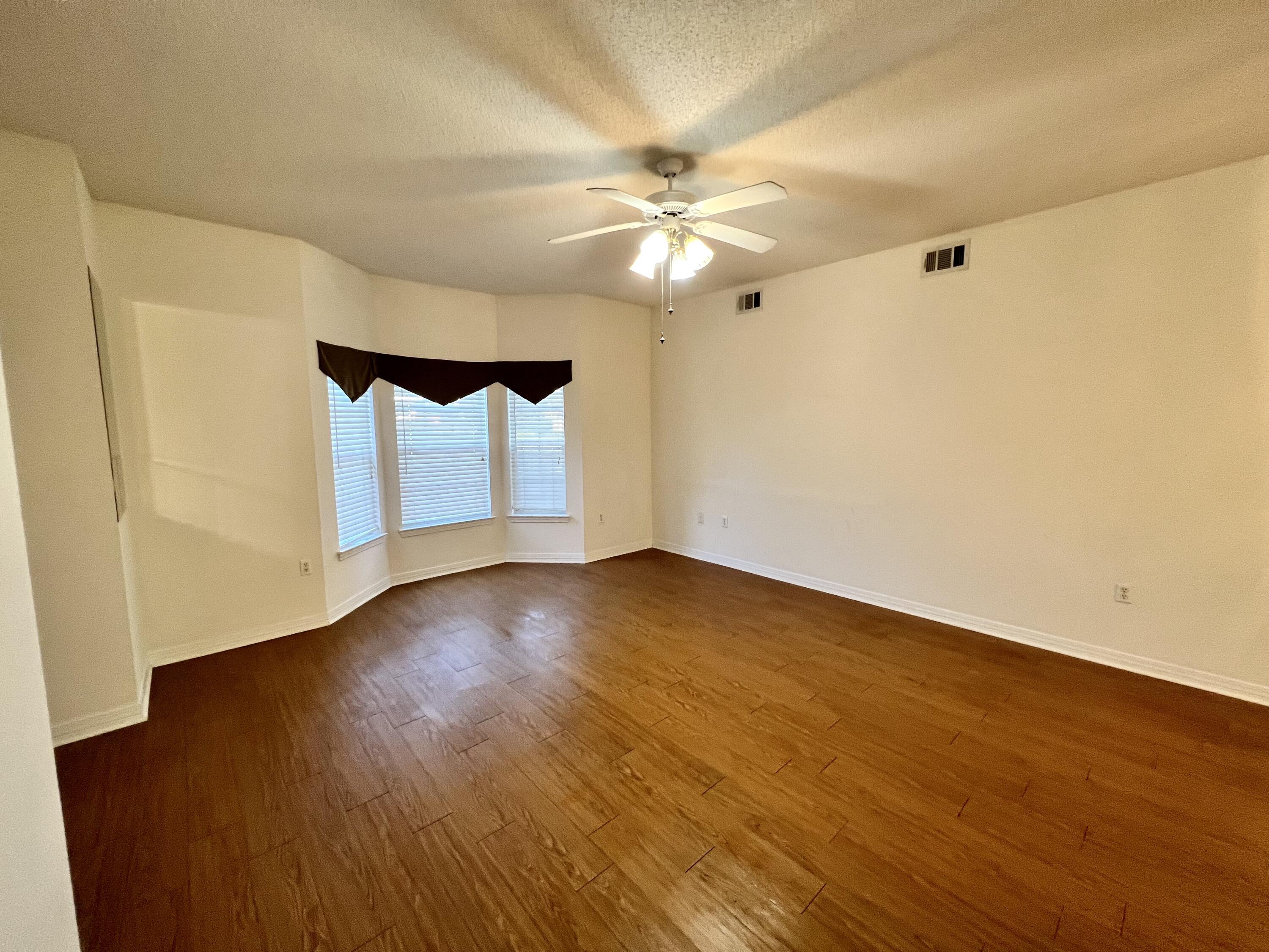 THE OAKS AT NICEVILLE PH I - Residential Lease