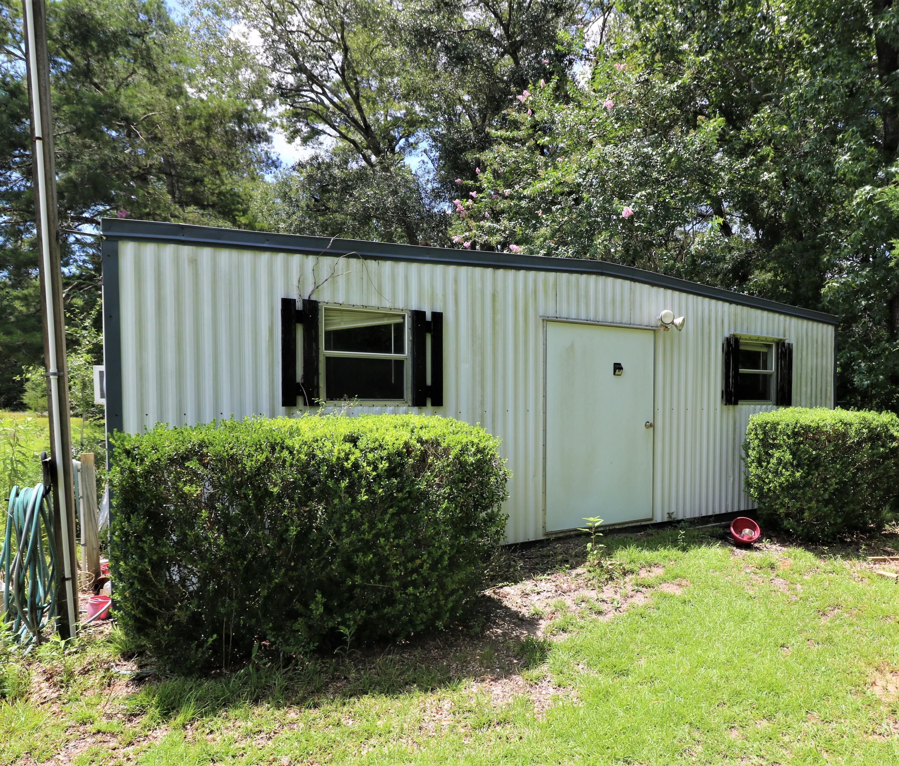 NO RECORDED SUBDIVISION - Residential