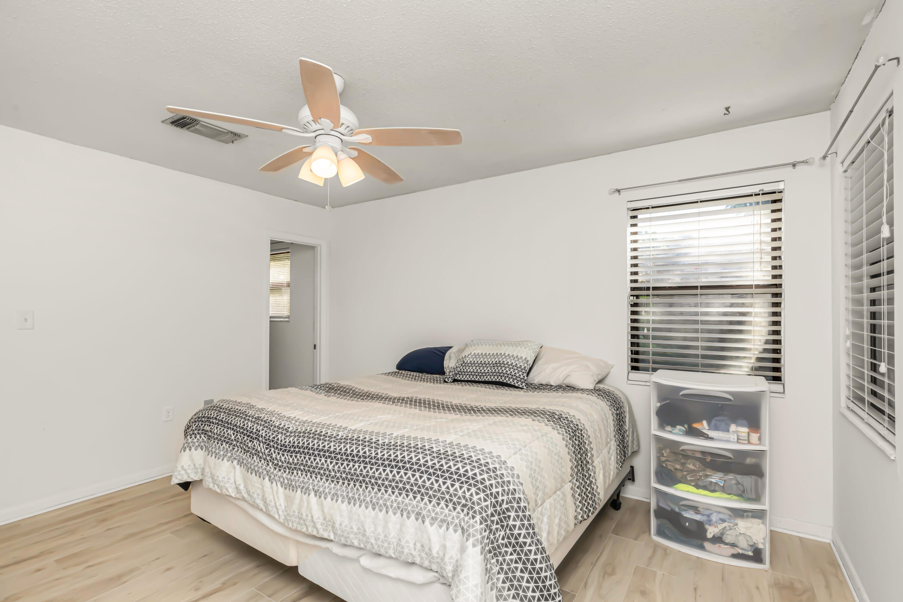 PALM ESTATES UNIT 4 - Residential