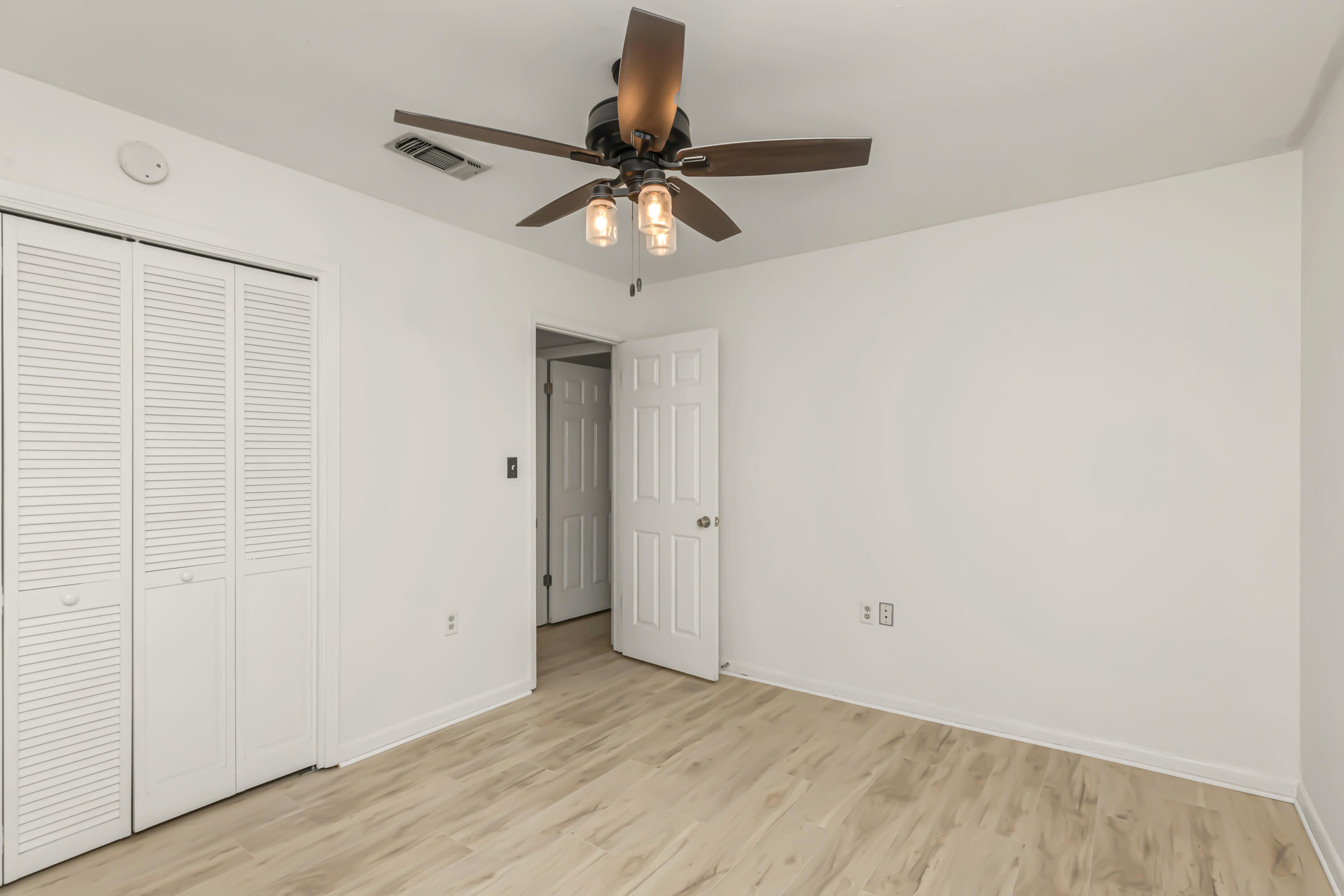 PALM ESTATES UNIT 4 - Residential