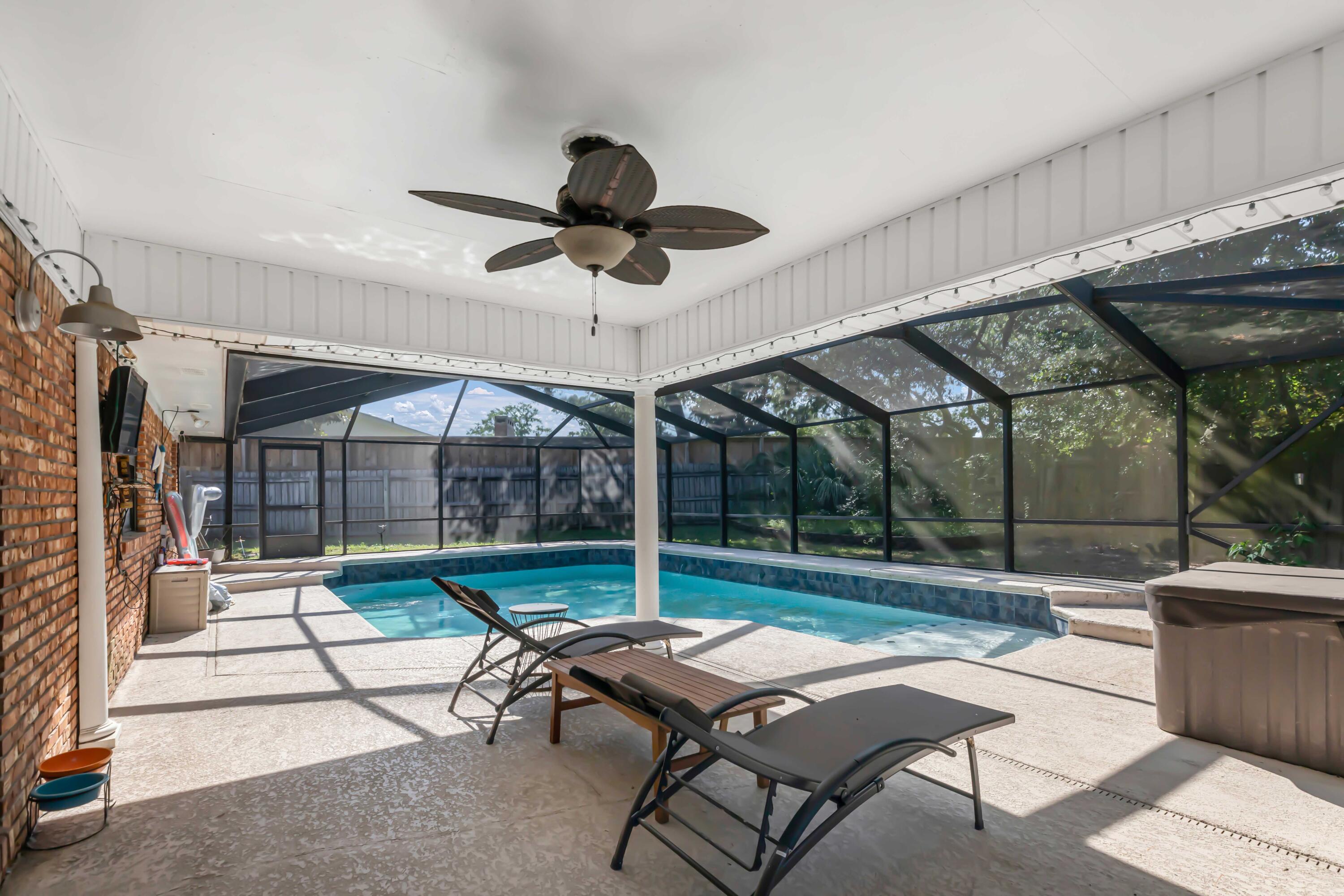 PALM ESTATES UNIT 4 - Residential