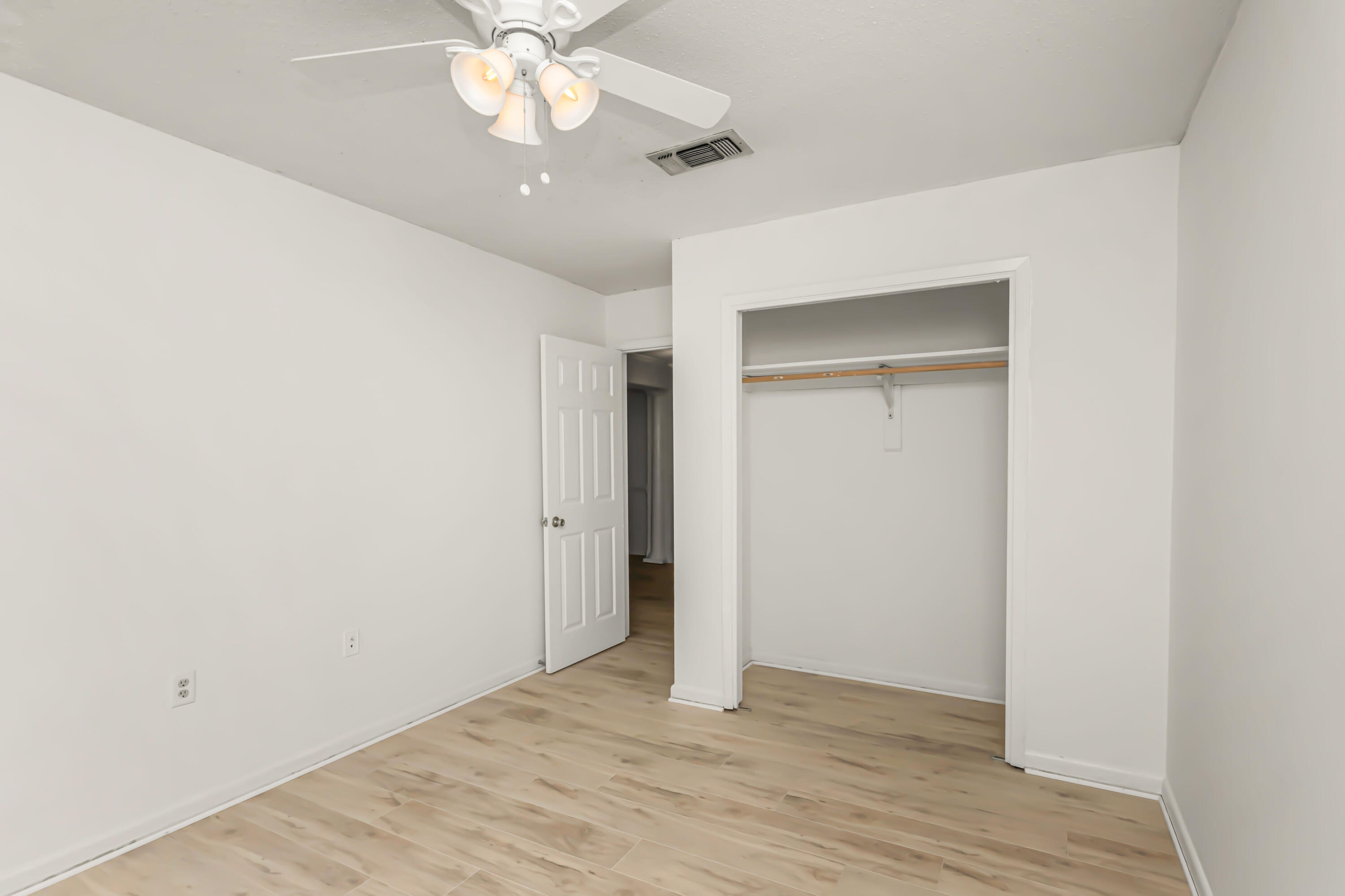 PALM ESTATES UNIT 4 - Residential