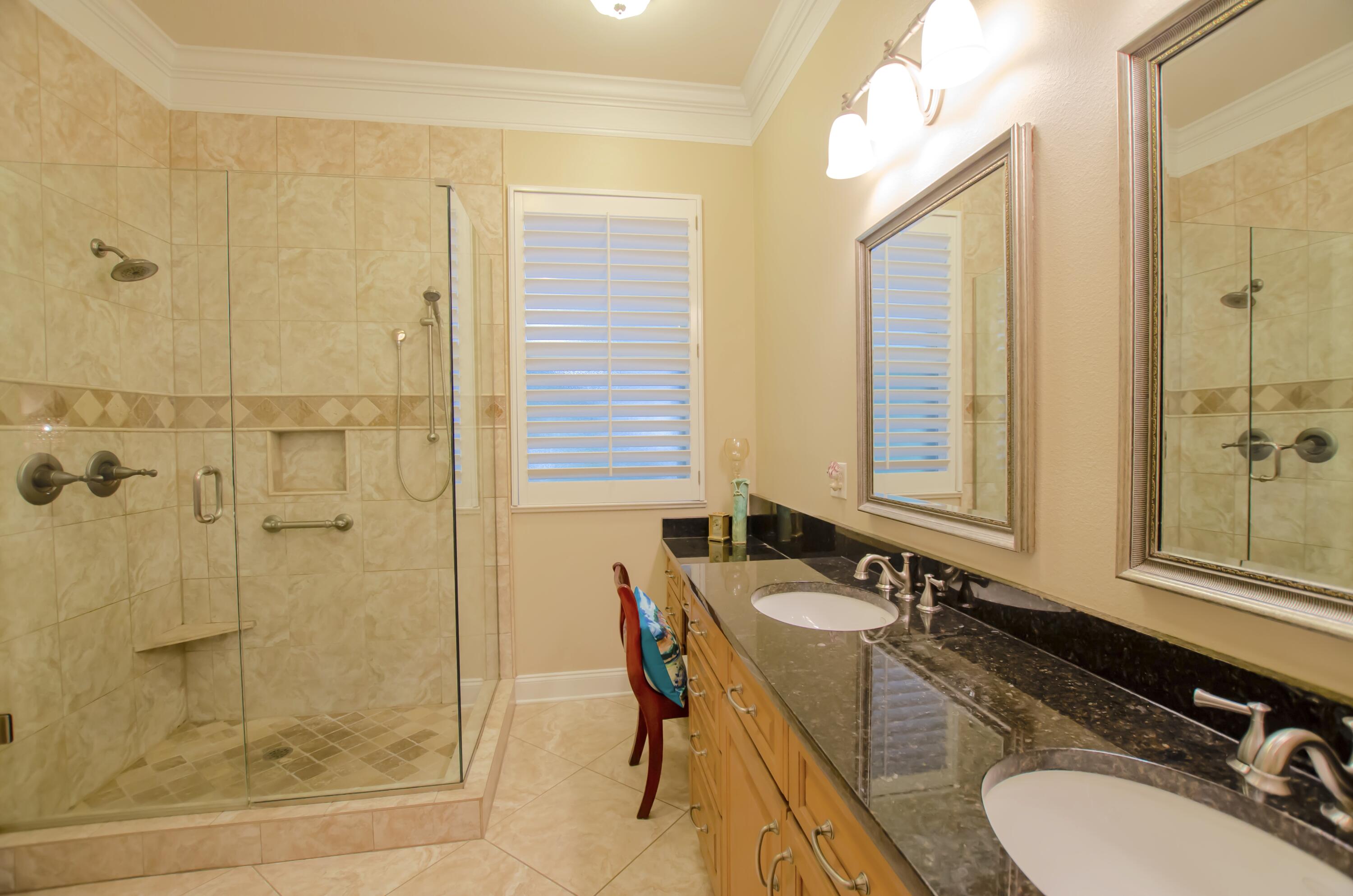 FAIRWAY VILLAS - Residential